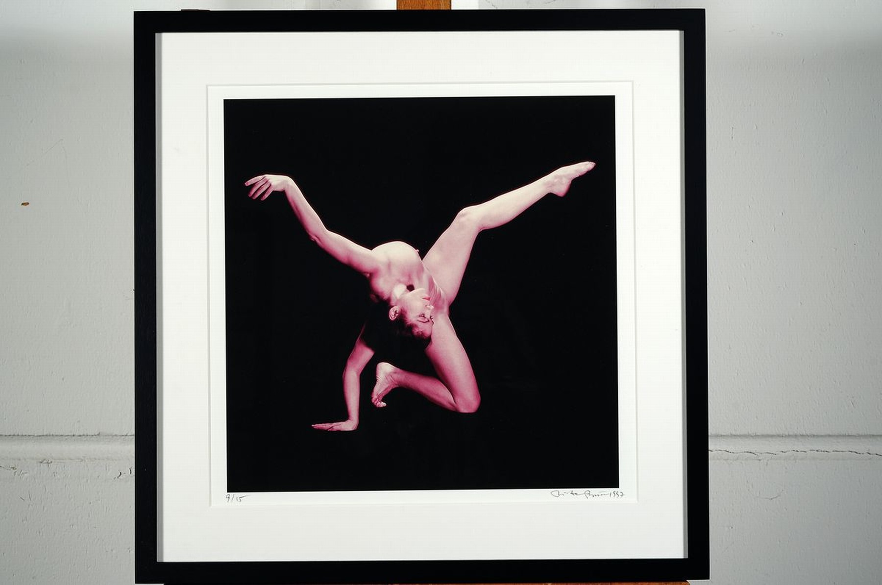 Detail k: Dieter Blum, geb. 1936, Fotografie (hochwertiger Pigmentdruck), tanzender Frauenakt, num. 9/15, handsigniert, dat. 1997, PP-Ausschnitt ca. 39 x 39 ...