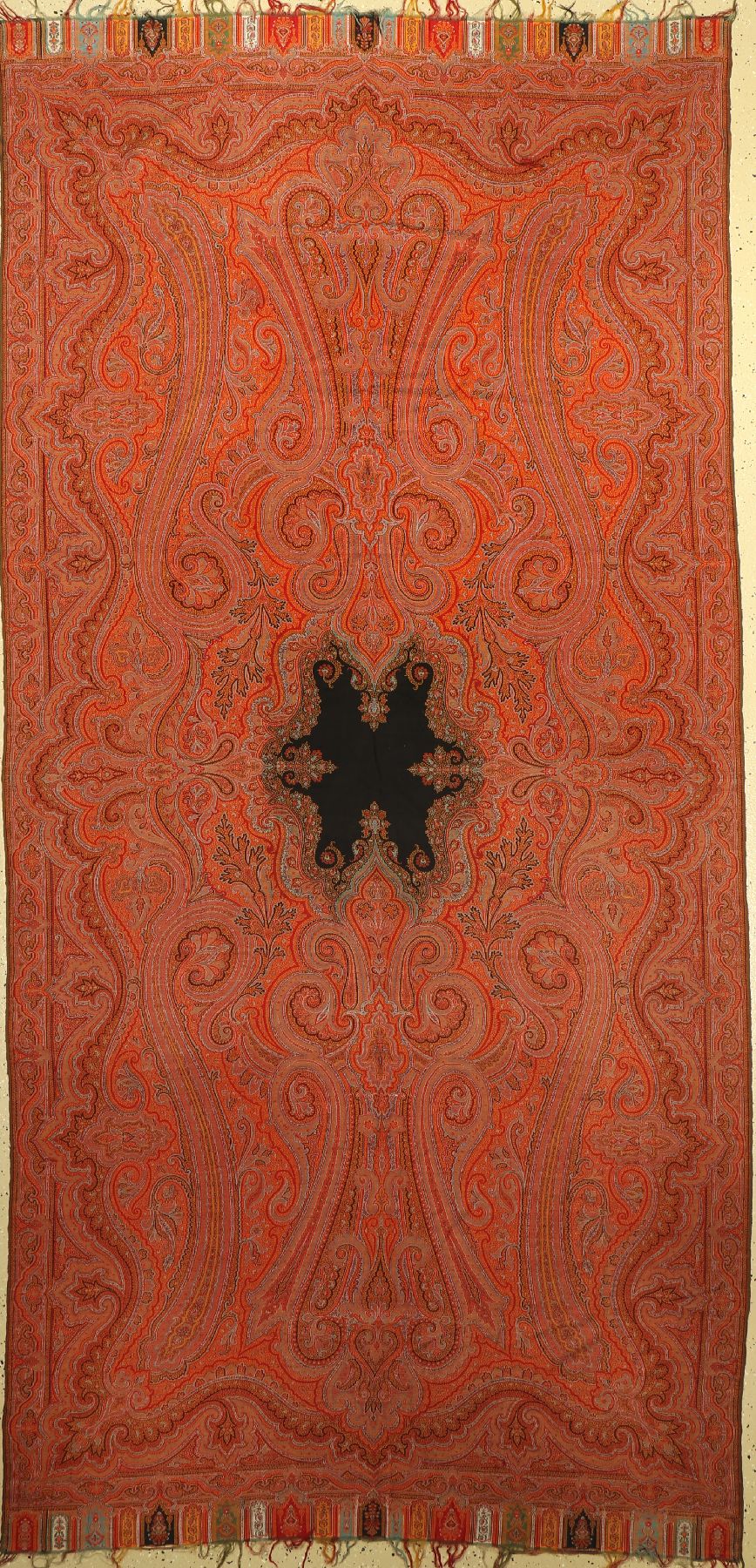 Kaschmir Schal, Frankreich, um 1920, Wollstickerei, ca. 305 x 145 cm, EHZ: 2
