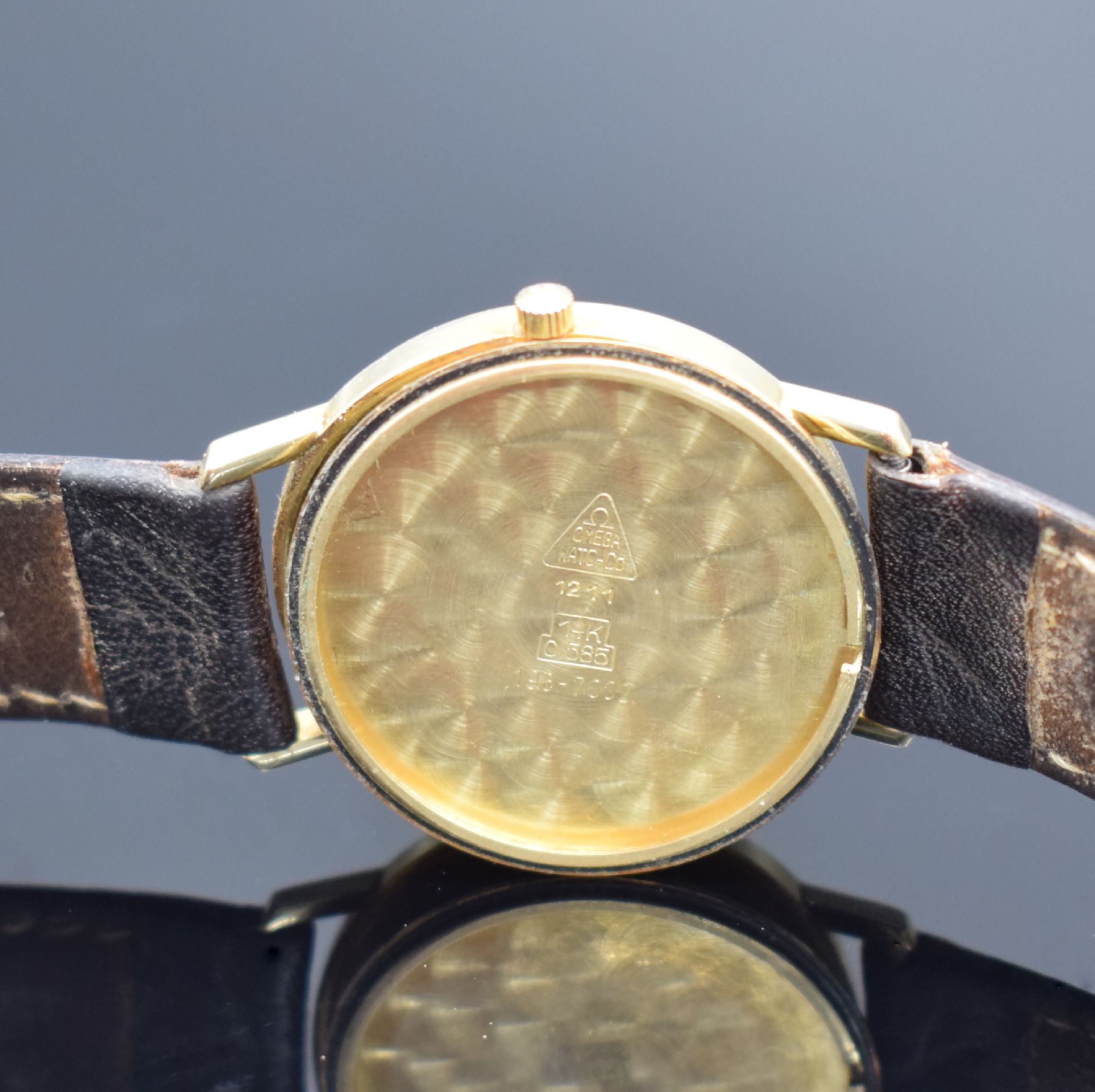 Detail c: OMEGA Seamaster Armbanduhr in GG 585/000, Schweiz um 1982, quarz, Ref. 196-7002, Boden aufgedr., goldfarb. Zifferbl. m. aufges. gold. Std.-Ind., ...