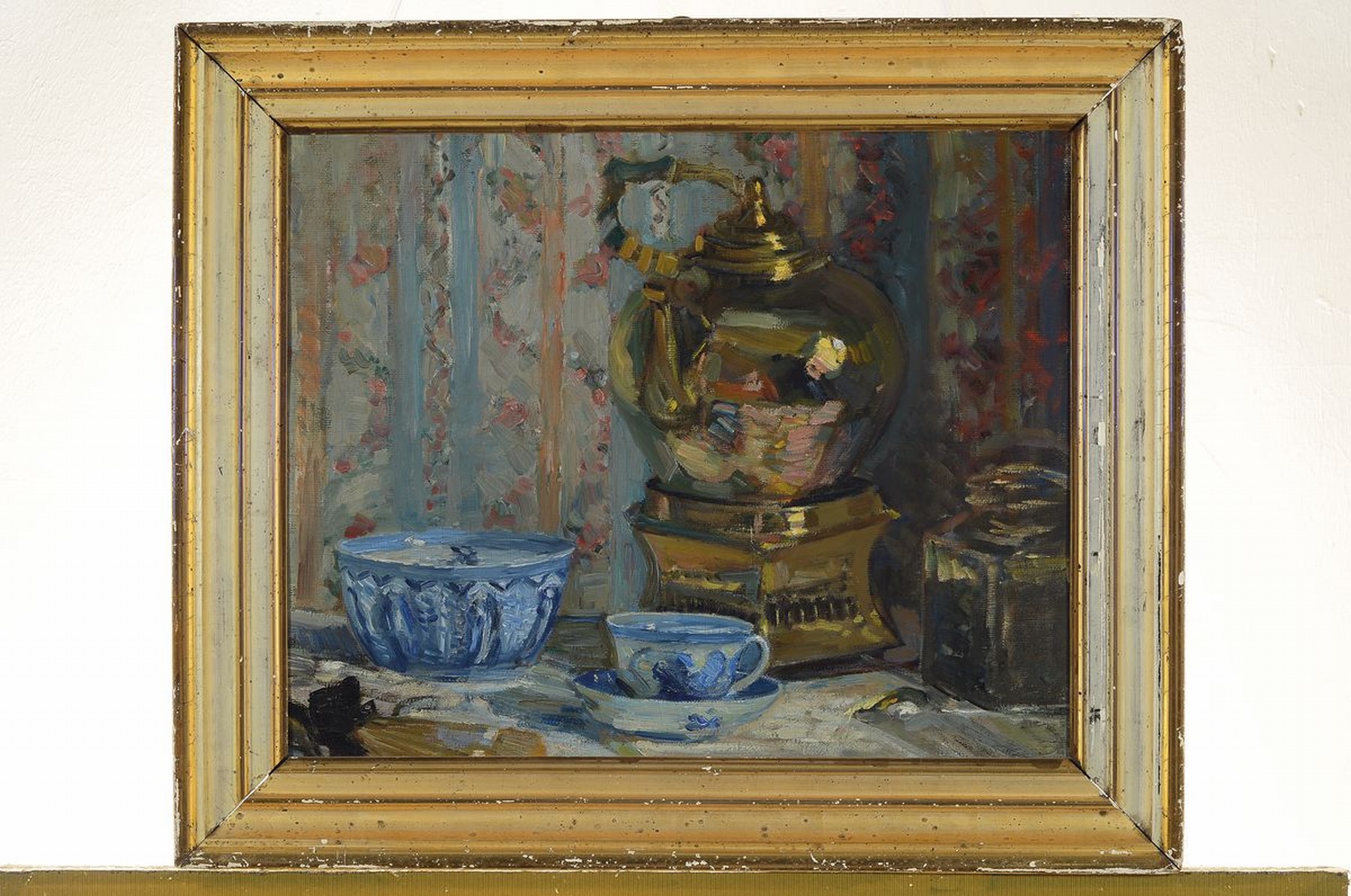 Detail k: Unbekannter Künstler, deutsch, um 1900, Stillleben mit Teekanne, Teedose und Tasse, Öl/Malkarton, ca. 39x48cm, R. ca. 48x58cm
