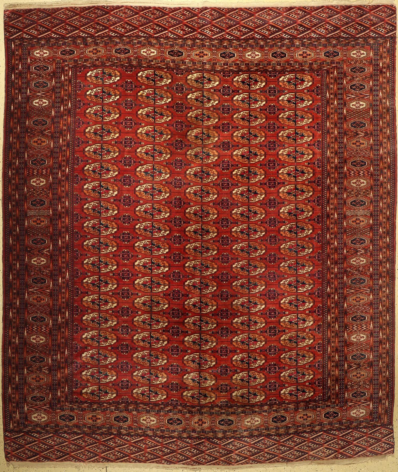 Buchara alt, Rußland, um 1950, Wolle auf Wolle, ca. 340 x 290 cm, EHZ: 2-3