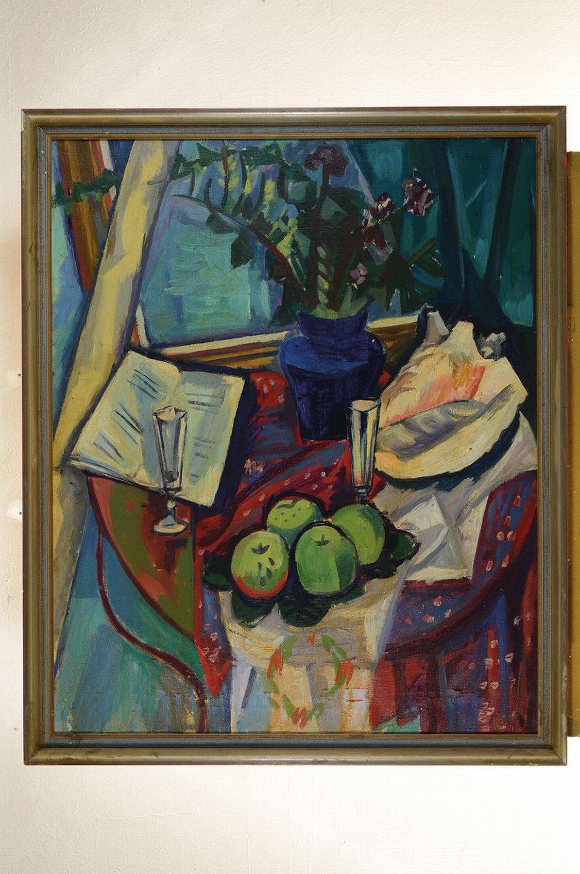 Detail k: Unbekannter Künstler des frühen 20. Jh., Stillleben mit Äpfeln, Blumen, Gläsern und Buch, Öl/Lwd, ca. 81x66cm, R. ca. 88x72cm