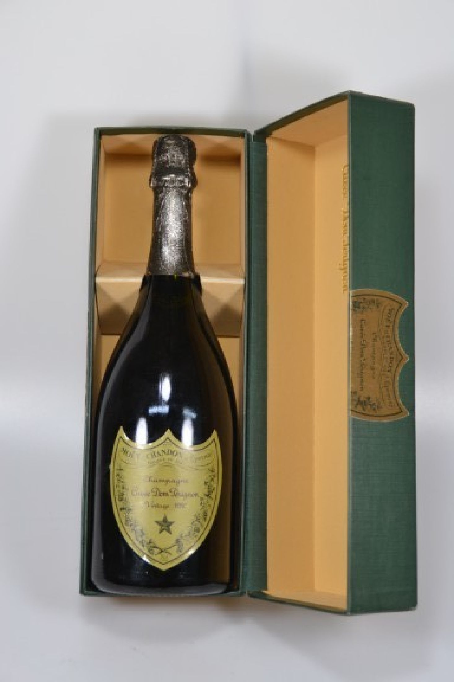 Detail a: Flasche 1980 Chateau Moet et Candon Dom Perignon, Champagne, 75cl, unverkostet, Cellar Tracker 93/100 Punkte, in Originaletui