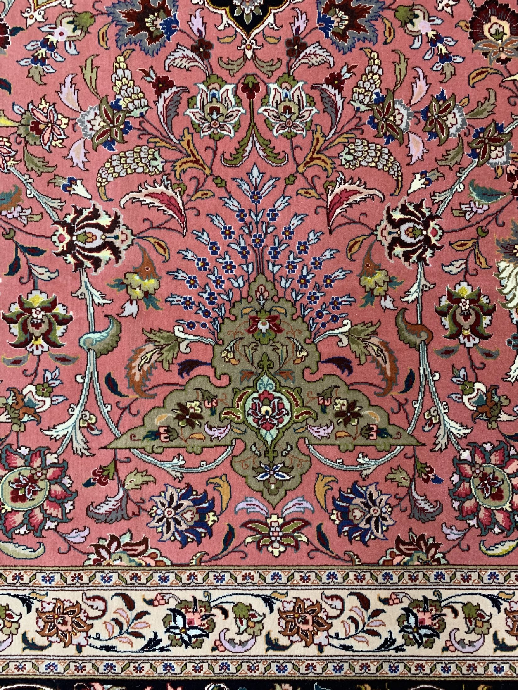 Detail c: Täbriz Palastteppich fein, Persien, um 1960, Korkwolle mit Seide, ca. 600 x 390 cm, ca. 500.000 Kn/qm, EHZ: 1-2.