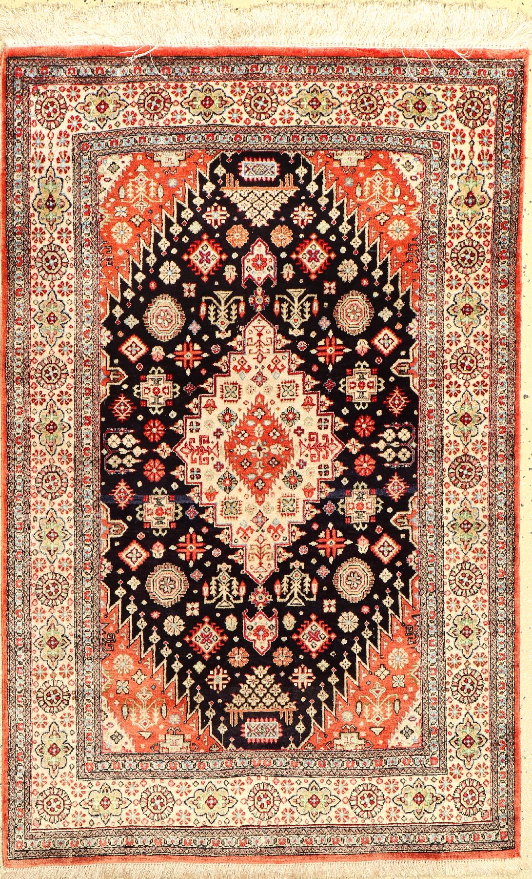 Ghom Seide, Persien, ca. 50 Jahre, reine Naturseide, ca. 120 x 77 cm, EHZ: 2