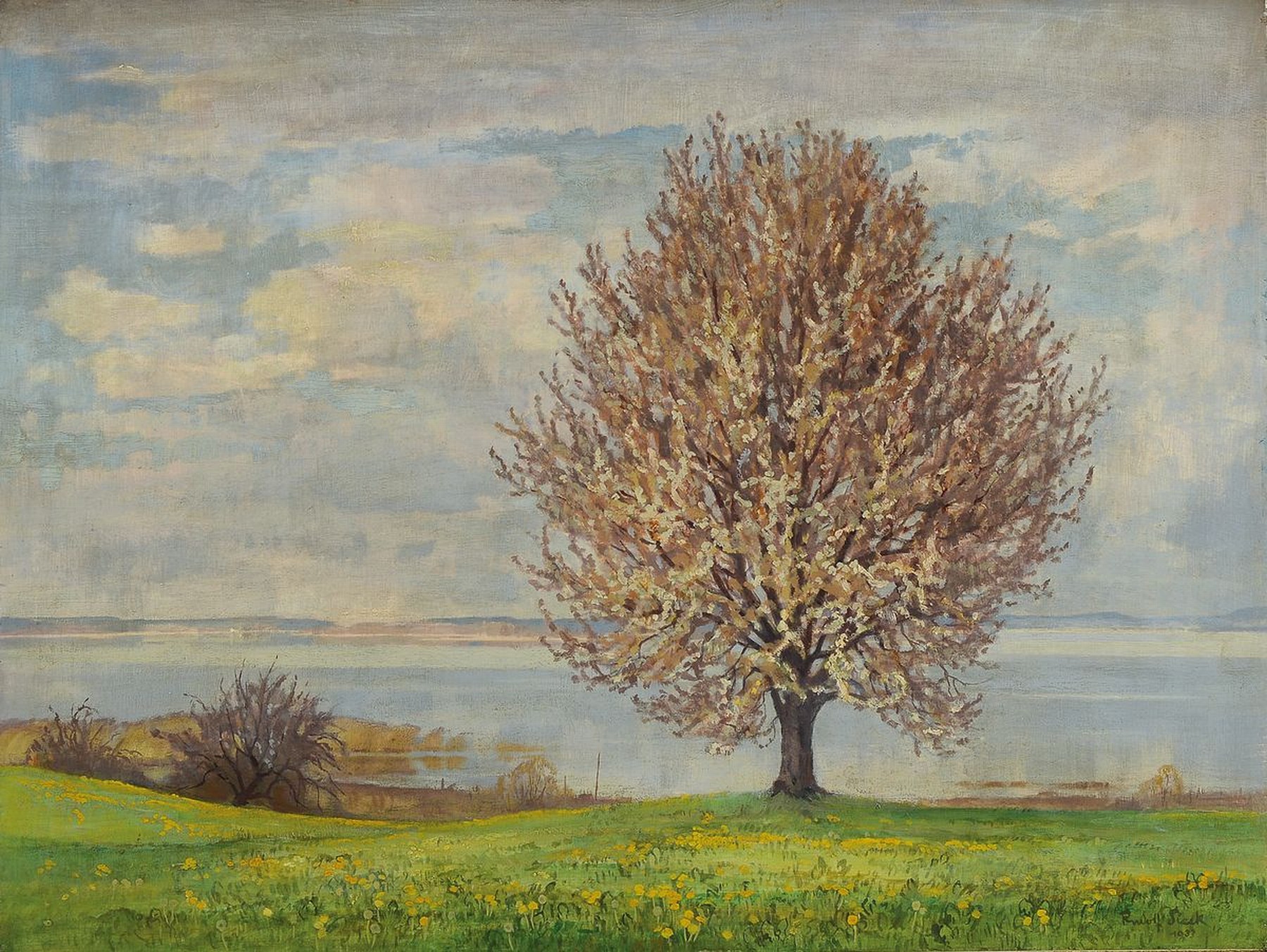 Rudolf Sieck, 1877 Rosenheim-1957 Prien, Mai am Chiemsee, rückseitig so betitelt, blühender Baum am Seeufer, Öl/Holz, rechts unten signiert, ca. ...