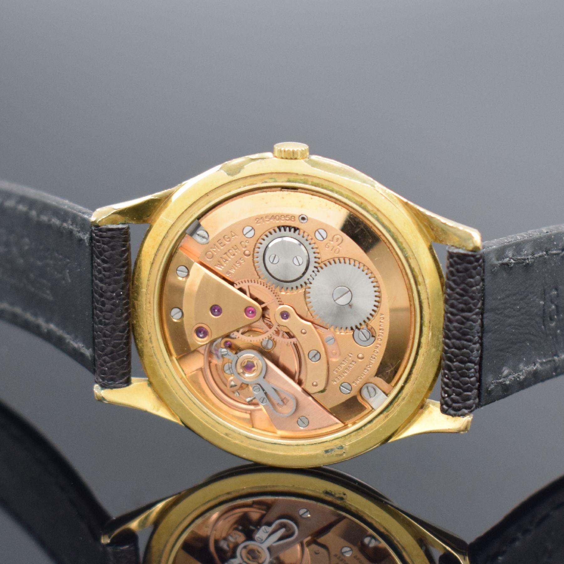 Detail f: OMEGA Herrenarmbanduhr Ref. 132.003, Schweiz um 1965, Handaufzug, verg. Geh., Stahlboden aufgedr., silb. Zifferbl. m. aufges. Std.-Ind.rest., gold. ...