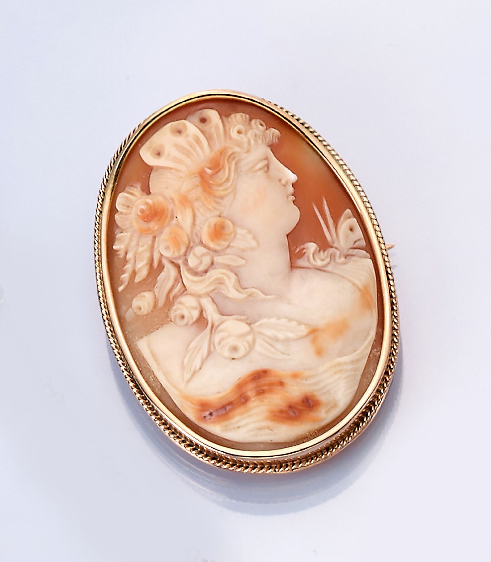 14 kt Gold Brosche mit Muschelkamee, deutsch um 1950/60, GG 585/000, Meistermarke VM, Darstellung Fortuna, Fassung mit Kordelrandverzierung, ca. 5.5 ...