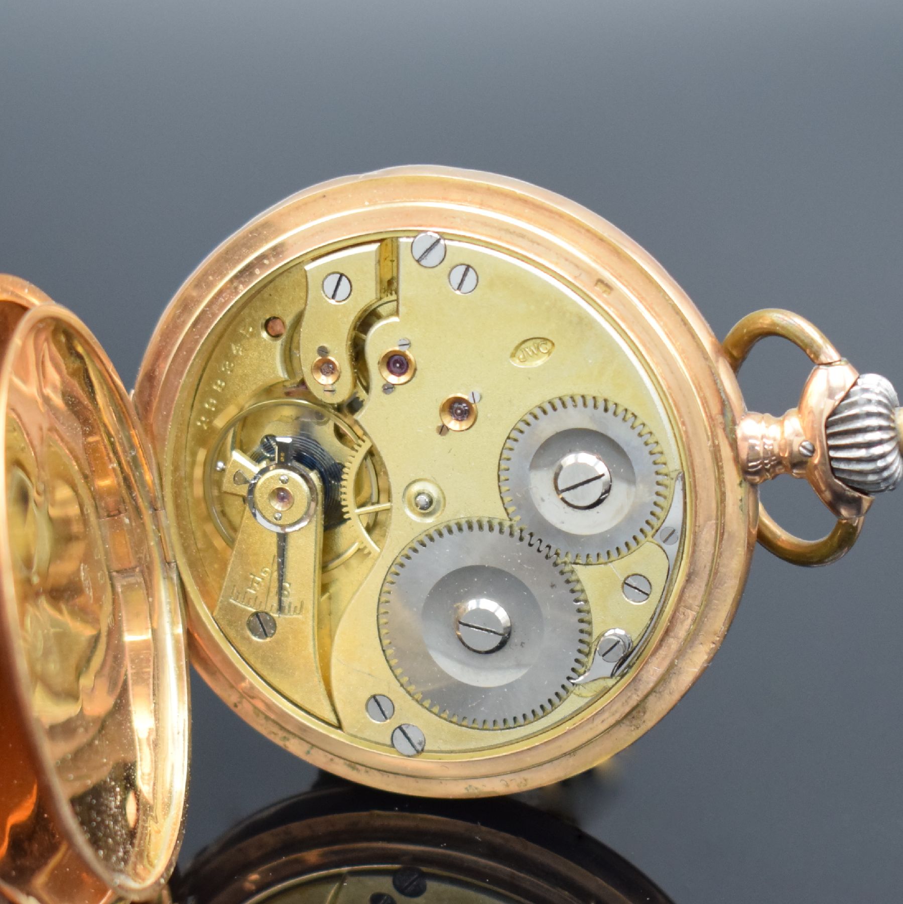 Detail g: IWC Herrensavonette Kaliber 53 in RG 585/000, Schweiz um 1903, glattes 3 Deckel- Goldgeh. dell., Emailzifferbl. m. arab. Zahlen riss., gold. ...