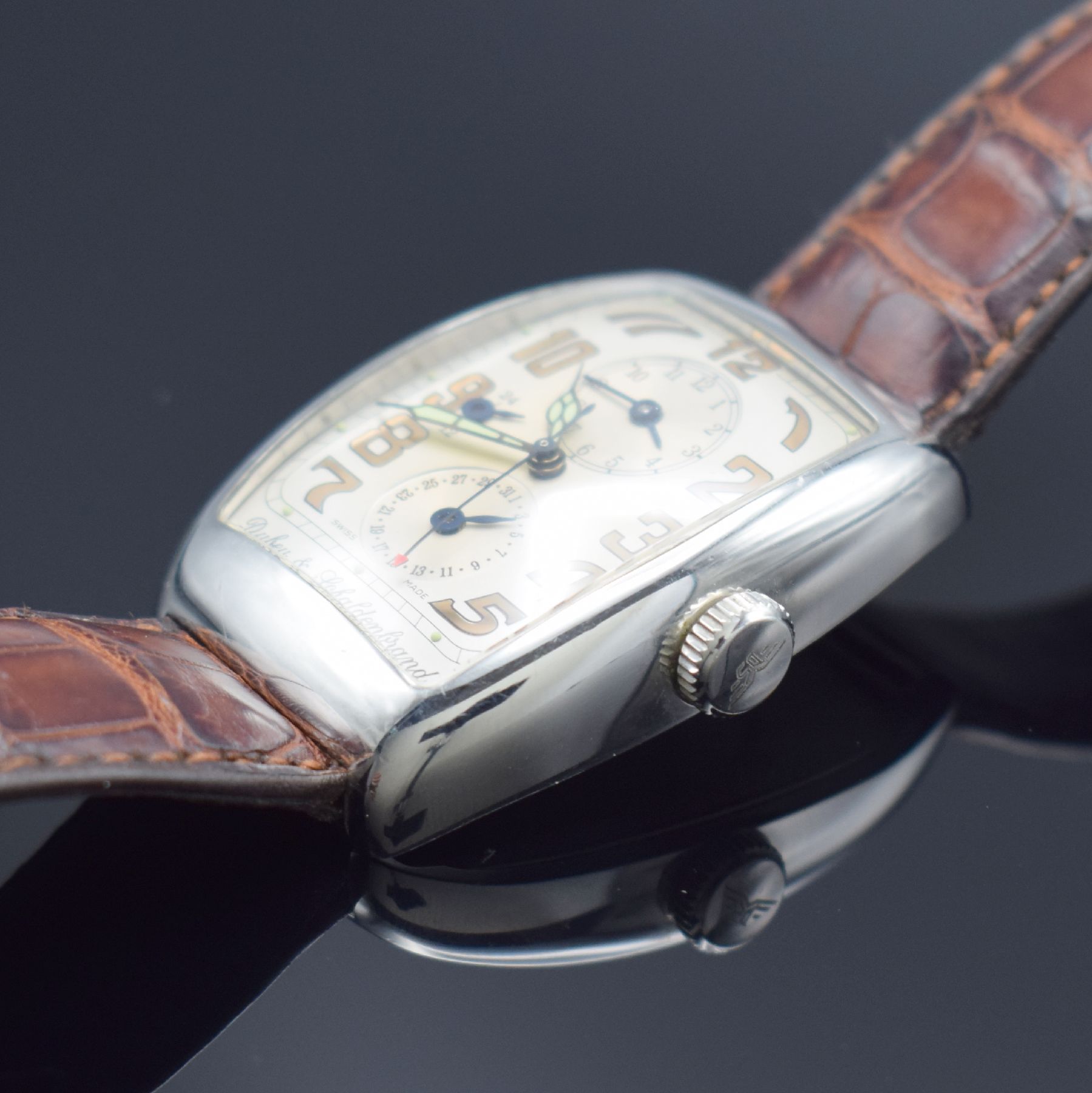 Detail b: DUBEY & SCHALDENBRAND Herrenarmbanduhr Aerodyn Duo, Automatik, Schweiz um 2000, tonneauförmiges Edelstahlgeh. inkl. orig. Lederband m. orig. ...