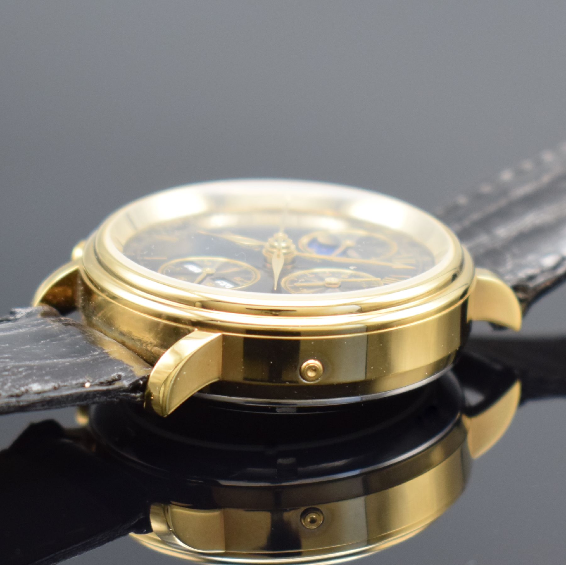 Detail b: GUINAND nahezu neuwertige Herrenarmbanduhr mit Chronograph & Kalender, Schweiz um 2000, Automatik, verg. Geh. beids. vergl., Stahlboden geschr., ...