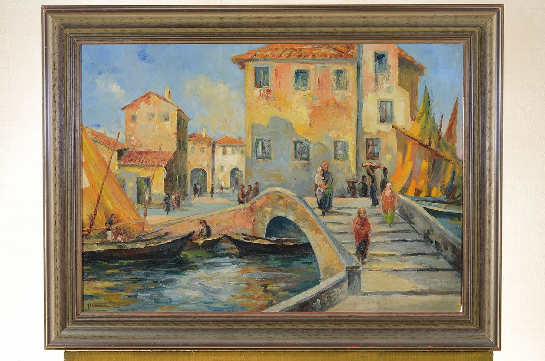 Detail k: Morandi, italienischer Künstler des 20.Jh., Ansicht einer italienischen Stadt mit Brücke über einen Kanal, links unten signiert, Öl/Holz, Rahmen, ...