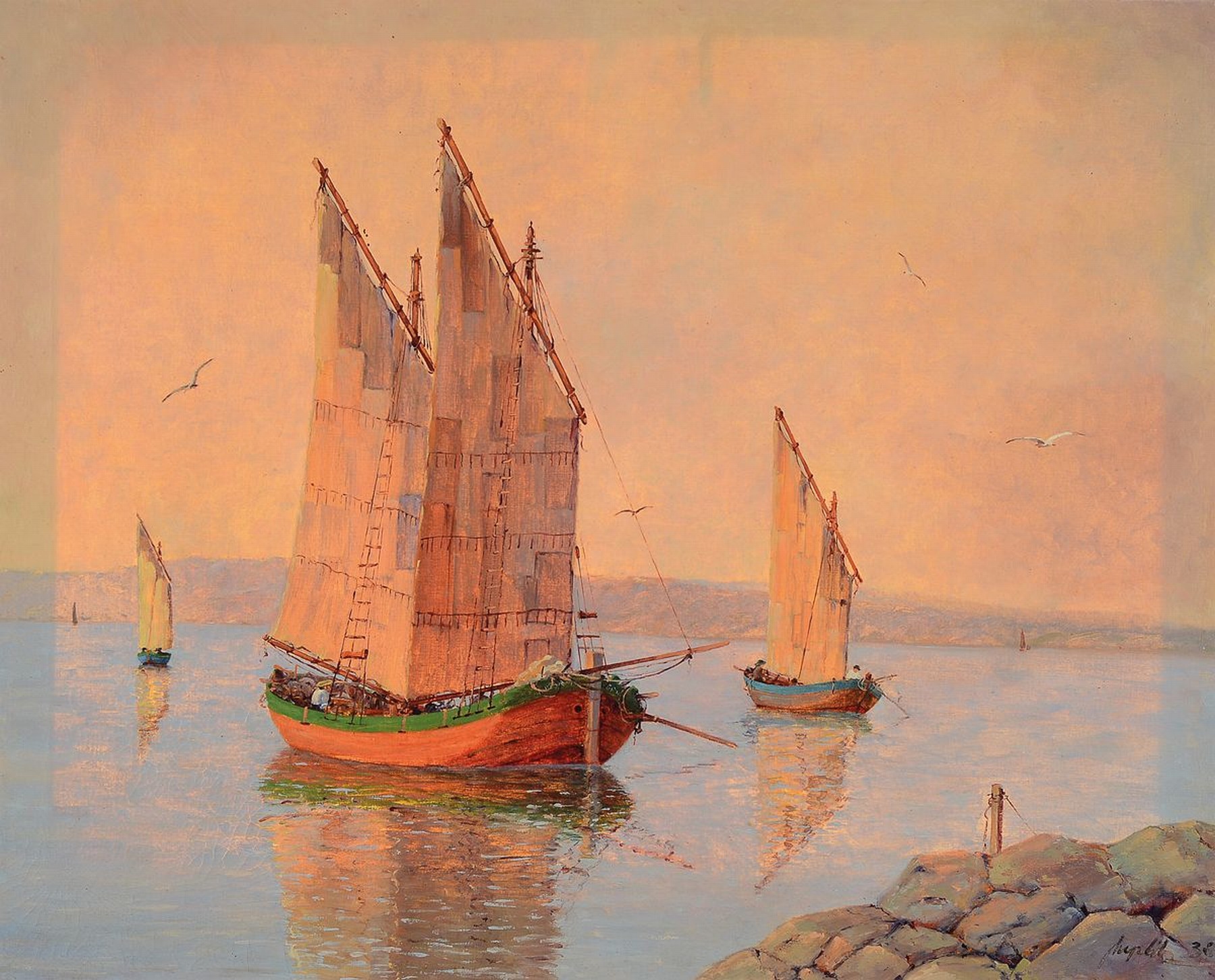 Ungedeuteter Künstler des 20.Jh., maritime Landschaft, drei Segelboot vor der Küste, atmosphärisches Licht der untergehenden Sonne, klare ...