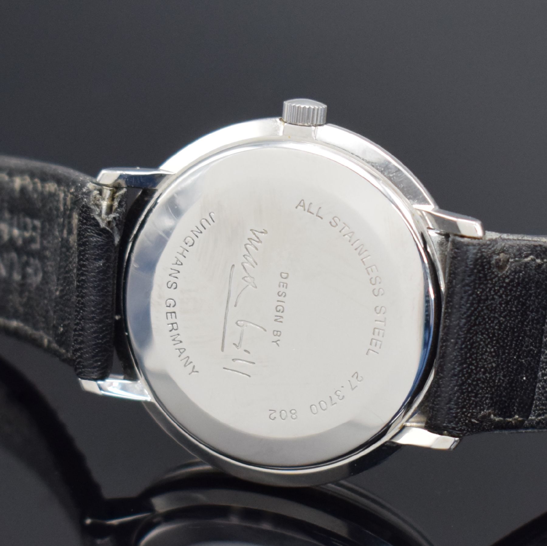Detail b: JUNGHANS Armbanduhr Max Bill Design in Stahl, Deutschland um 2010, Handaufzug, Ref. 27.3700 802, Boden aufgedr., orig. Junghans Lederband m. neutr. ...