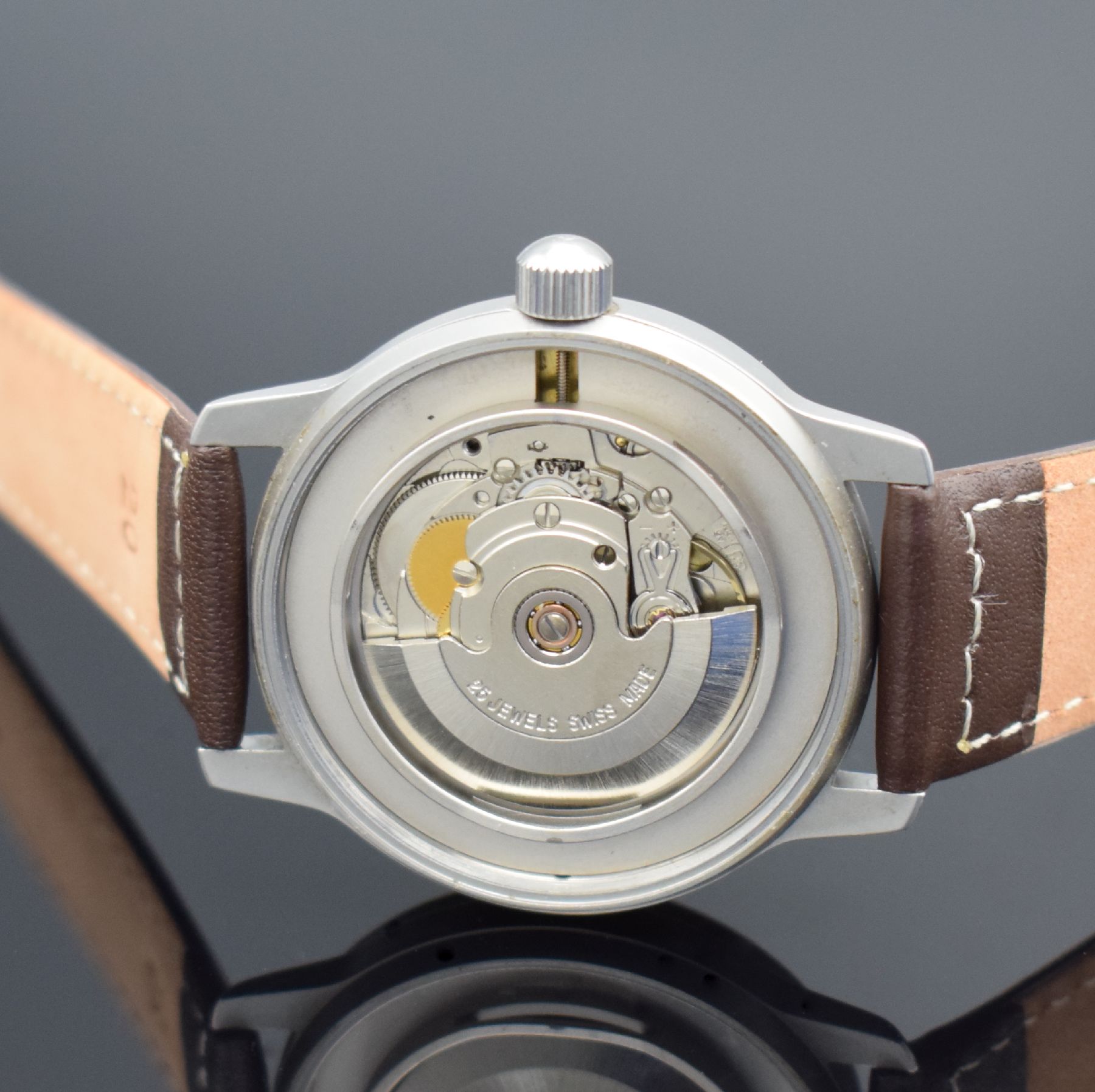 Detail c: FORTIS Herrenarmbanduhr in Stahl, Schweiz um 1995, Automatik, Ref. 595.10.46, matt. Geh., Boden & Krone verschr., schwarzes Zifferbl. m. Leuchtind. & ...