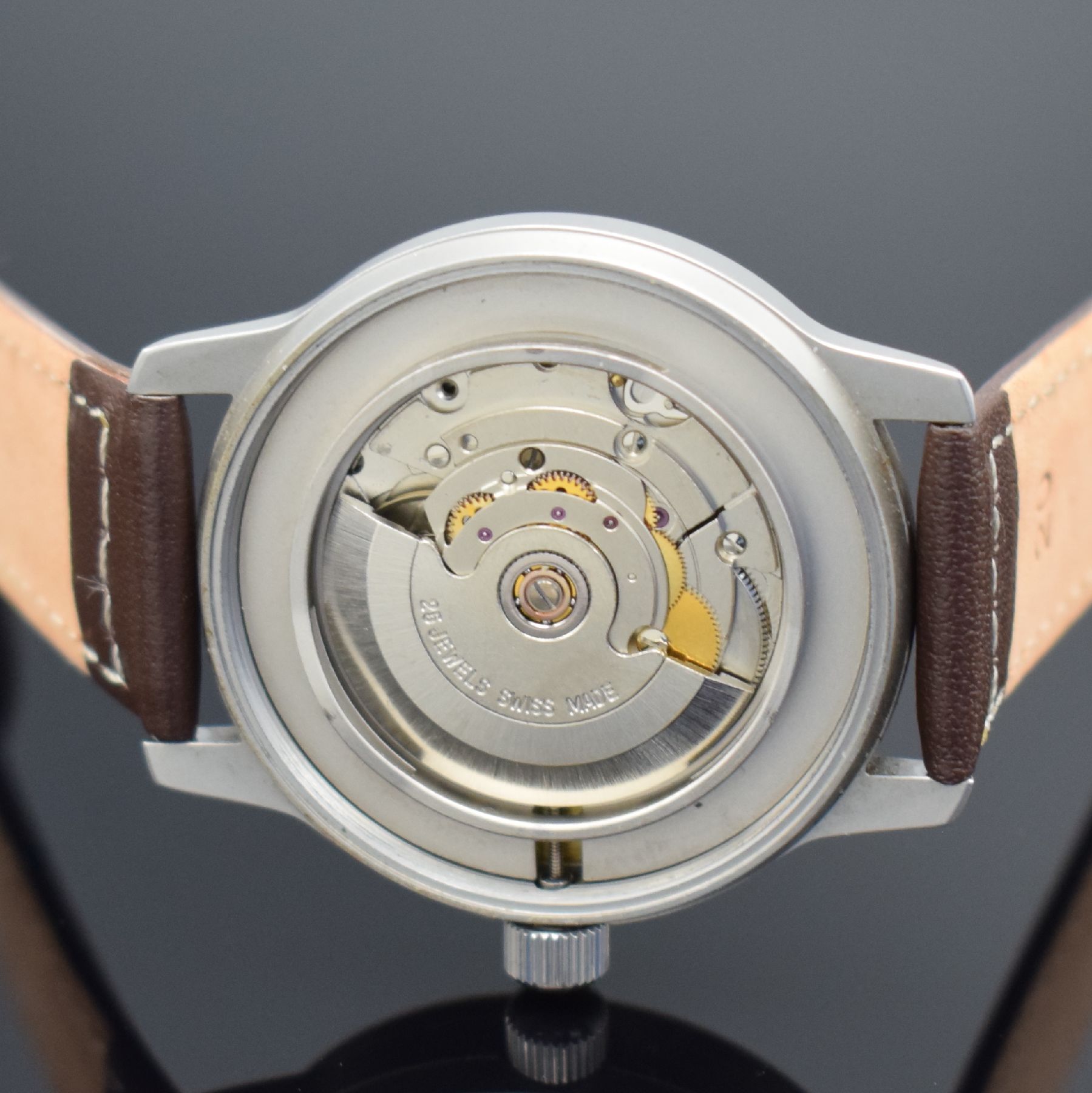 Detail d: FORTIS Herrenarmbanduhr in Stahl, Schweiz um 1995, Automatik, Ref. 595.10.46, matt. Geh., Boden & Krone verschr., schwarzes Zifferbl. m. Leuchtind. & ...