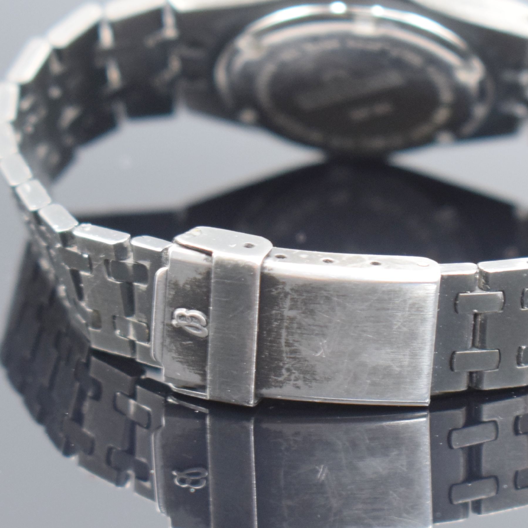 Detail b: BREITLING Tabarly Damenarmbanduhr in Stahl, Schweiz um 1985, quarz, Boden geschr., geschw. Band m. Faltschl., Tubus- & Gewinde der Krone def., verg. ...