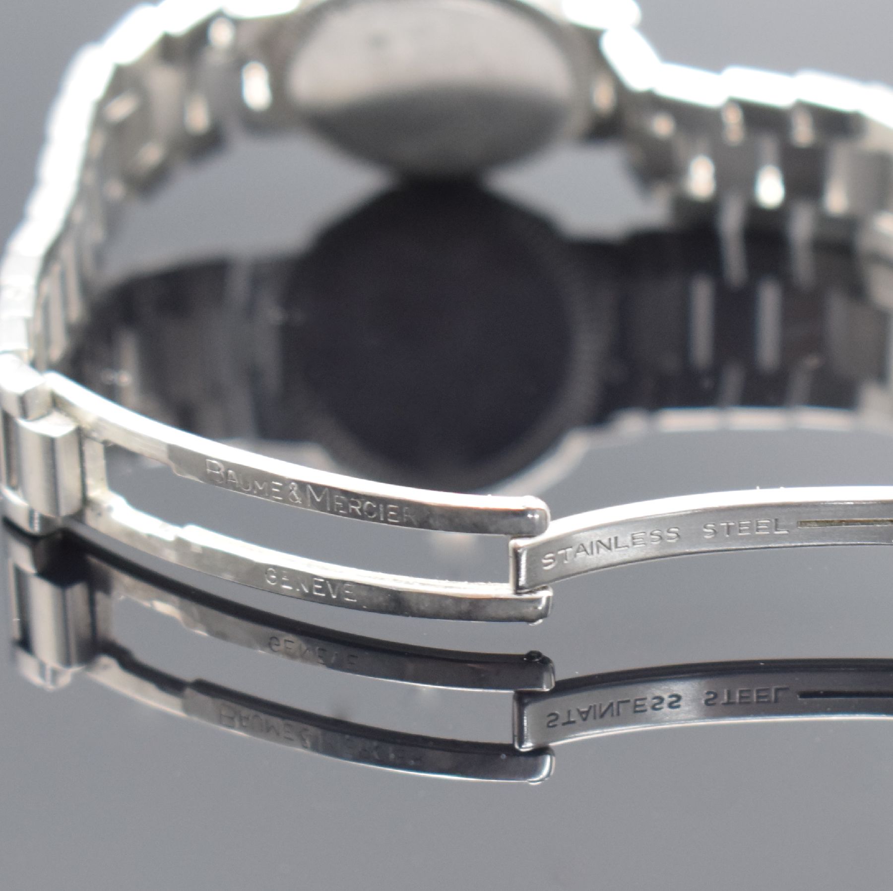 Detail c: BAUME & MERCIER Riviera Damenarmbanduhr, Schweiz um 1985, quarz, verschr. Gehäuse in Edelstahl inkl. Gliederband m. Faltschl., weißes Zifferbl. m. ...