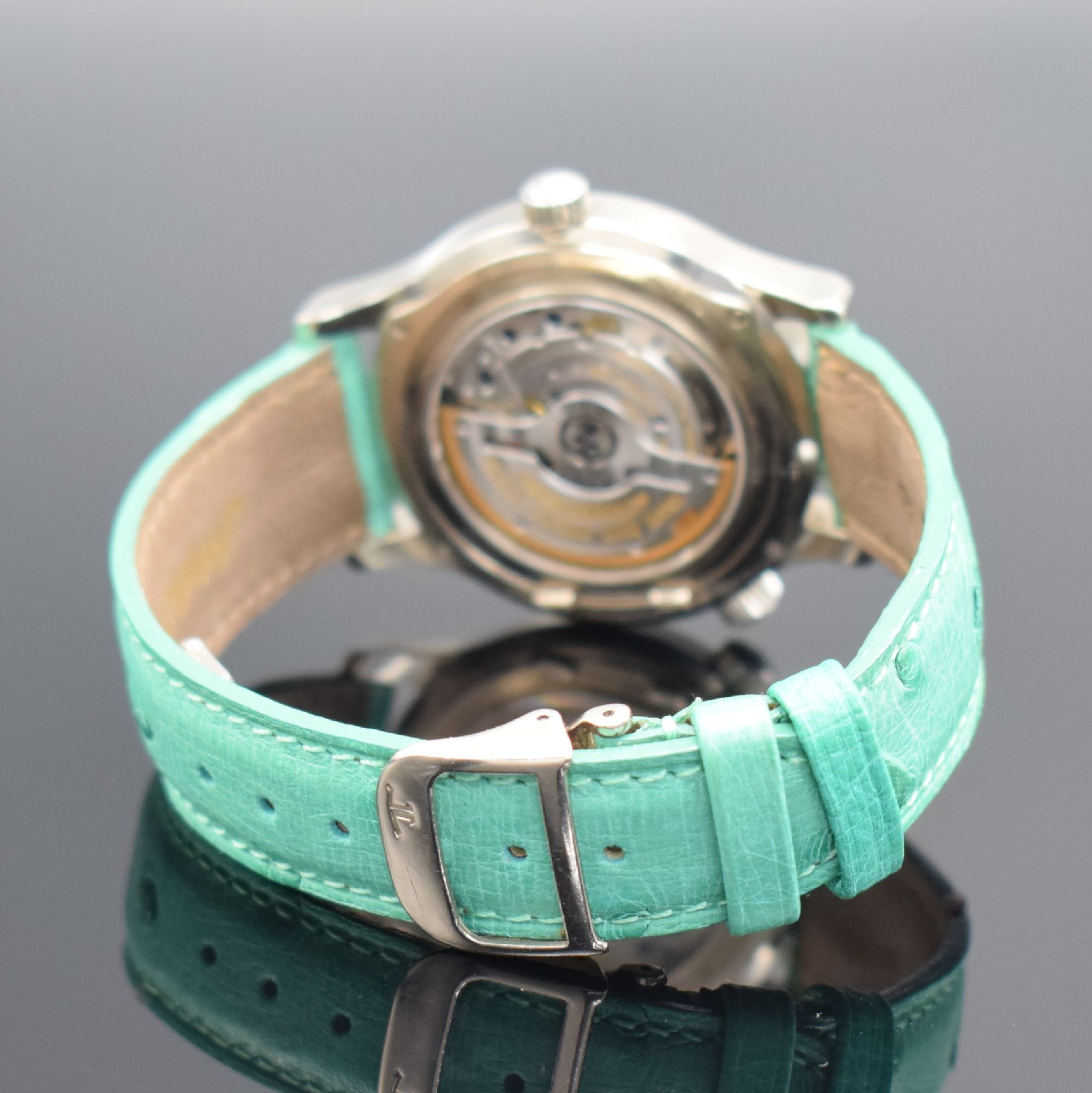 Detail b: Jaeger-LeCoultre Herrenarmbanduhr Geographic aus der Serie Master Control in WG 750/000, Schweiz um 2000, Automatik, Ref. Ref. 142.3.92, massives ...