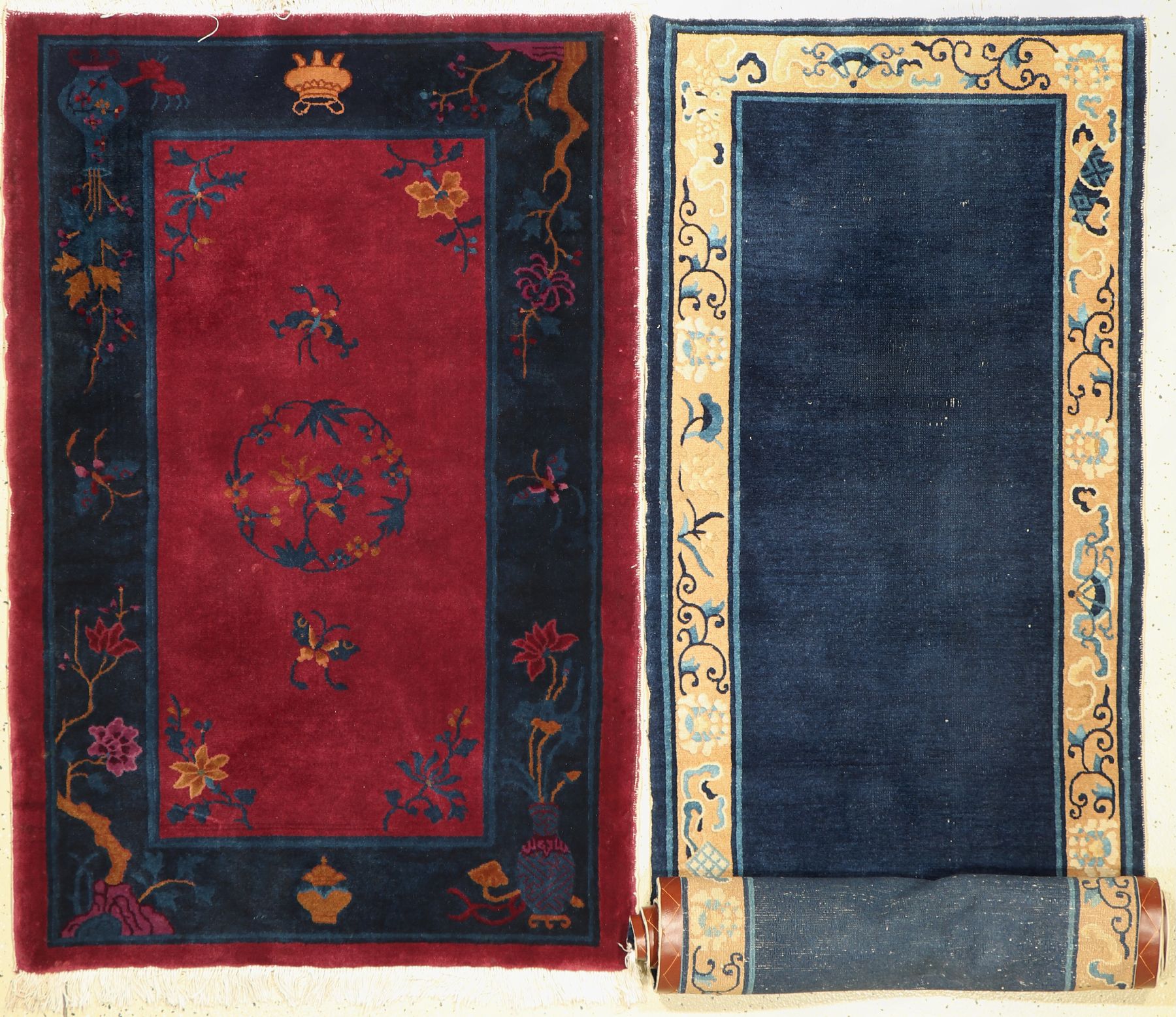 2 lots Chinesische Teppiche, um 1920, Wolleauf Baumwolle, ca. 350 x 77cm(EHZ 3-4) & ca. 147 x 97cm (EHZ 2)