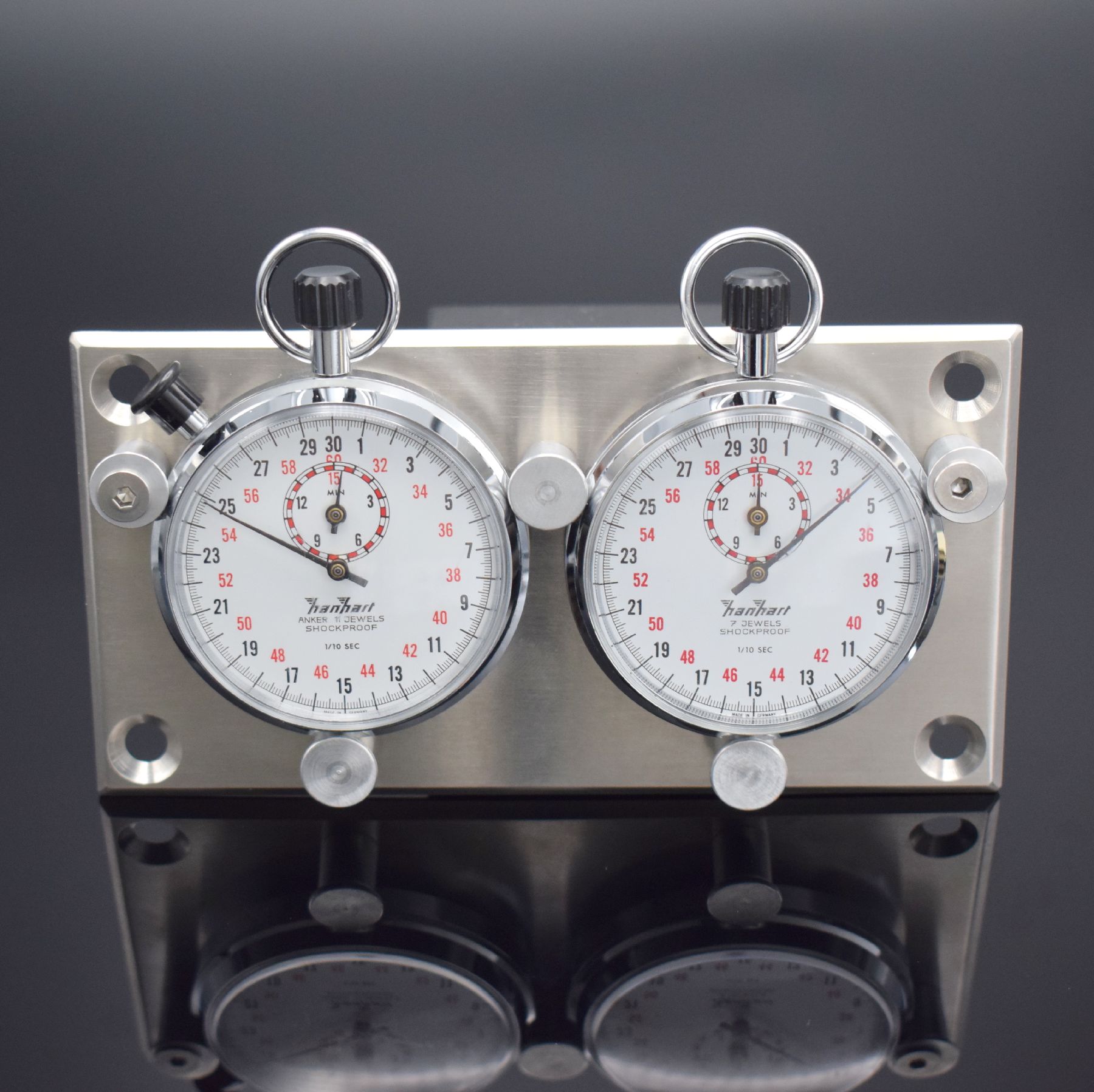 HANHART dash board 2 Stoppuhren auf Stahl- platte montiert, Deutschland um 1970, beide 30/60 Sek.-& 15 Min.-Stoppzähler, 1x m. Additionszähler, ...