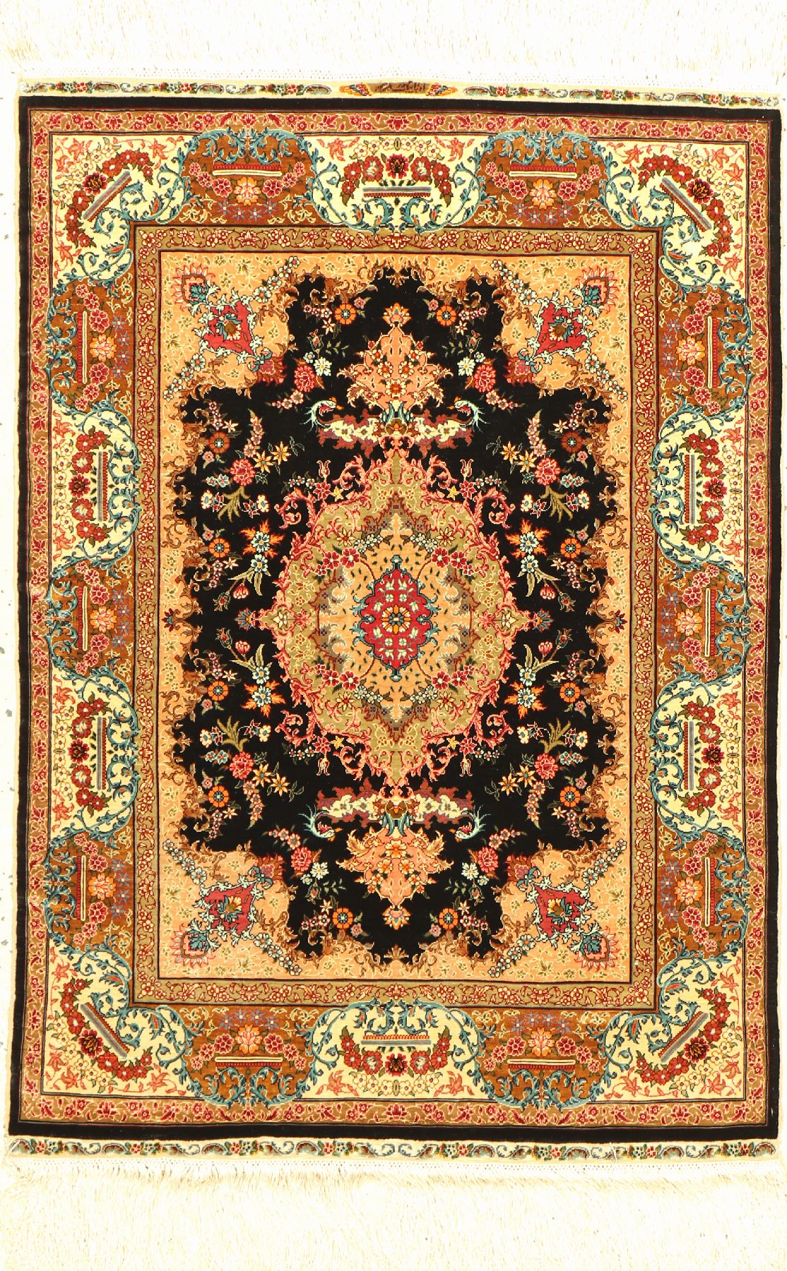 Hereke Seide fein, sign.(Özipek) , Türkei, ca. 40 Jahre, reine Naturseide, ca. 81 x 58 cm, ca. 1,7 Mio. Kn/qm, EHZ:nahezu in perfektem Zustand).