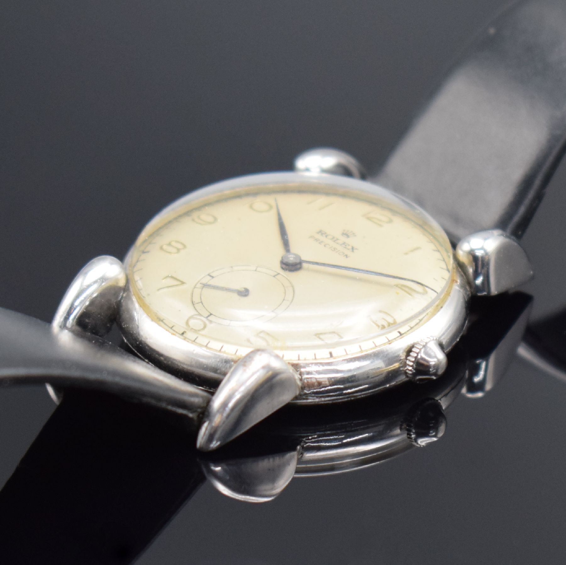 Detail b: ROLEX Precision Armbanduhr Referenz 4367 in Stahl, Schweiz um 1947, Handaufzug, Boden gedr., neutr. Lederband m. orig. Rolex Dornschl., orig. Krone, ...