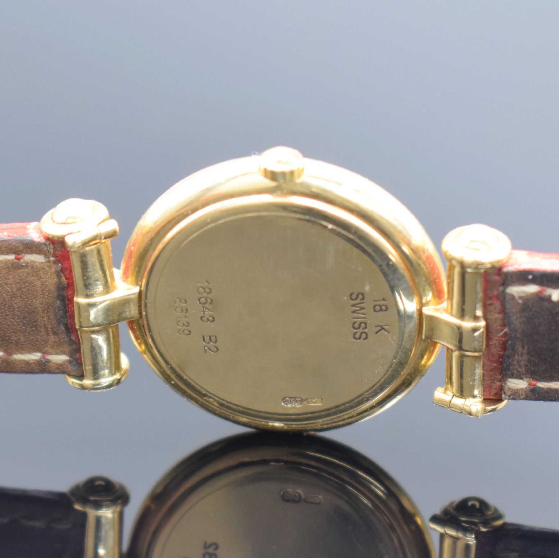 Detail d: VAN CLEEF & ARPELS feine Damenarmbanduhr in GG 750/000 Referenz 18643 B2, Schweiz/Frankreich um 1990, quarz, 2 teil. Geh., Boden aufgedr., Lünette ...