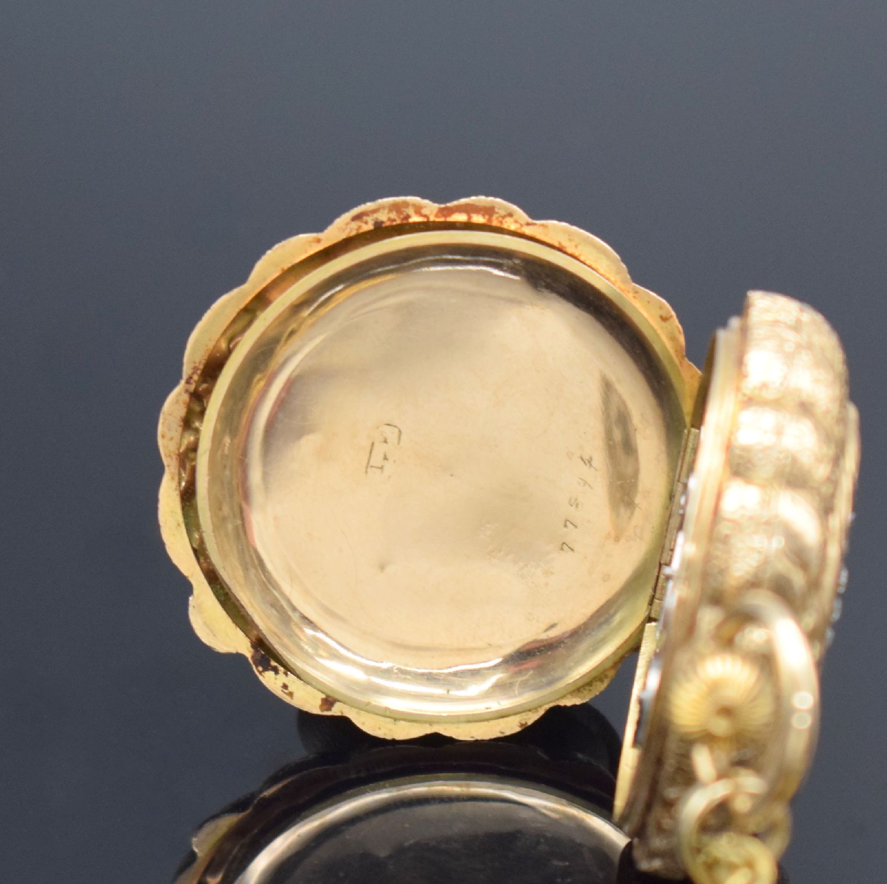 Detail f: ALBERT GENEVE Savonette in RoseG 585/000, Schweiz um 1900, 3-Deckel Goldgeh. aufw. floral grav. & teils email., Sprungdeckel m. Diamanten & Perlen ...