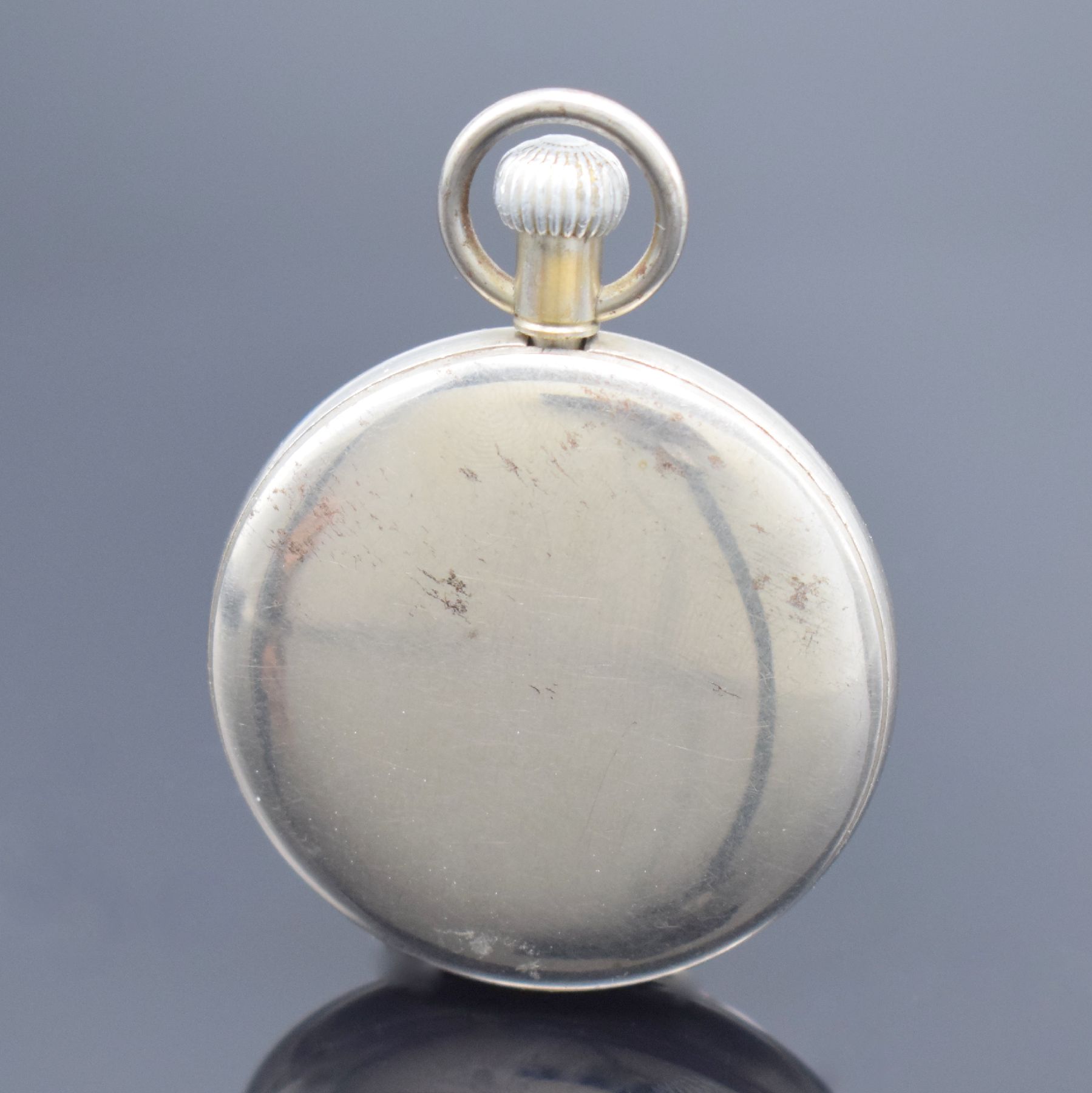 Detail a: Offene Herrentaschenuhr mit erotischer Darstellung, um 1915, 2-teil. Nickelgeh., Boden aufgedr., Zifferbl. m. erotischer Bemalung spät. auf ...