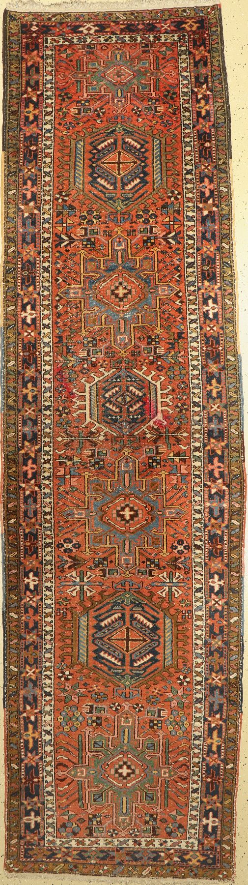 Garadjeh alt, Persien, um 1930, Wolle auf Baumwolle, ca. 360 x 102 cm, EHZ: 4