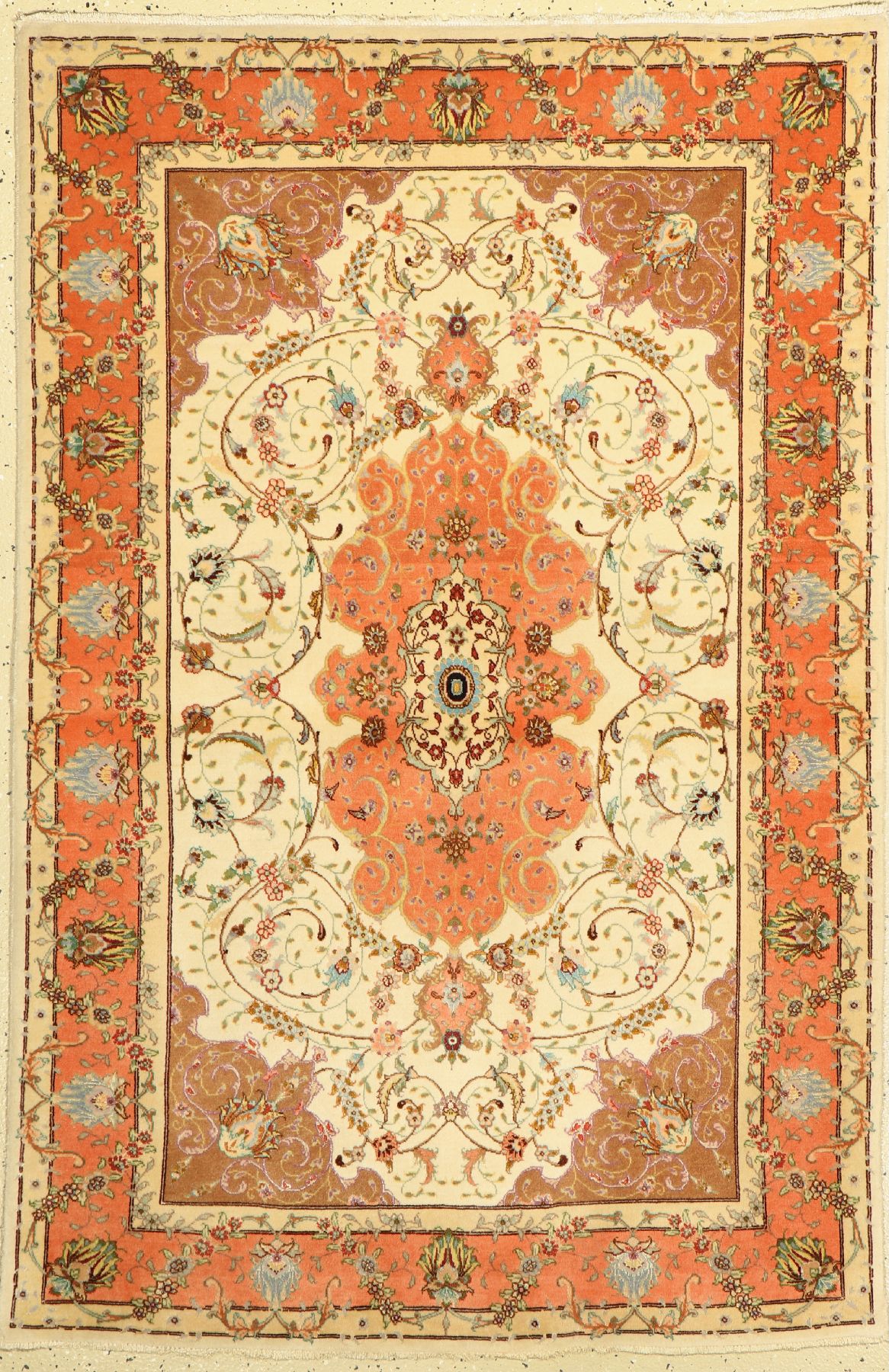 Täbriz fein, Persien, ca. 40 Jahre, Korkwolle mit und auf Seide, ca. 153 x 103 cm,EHZ: 2