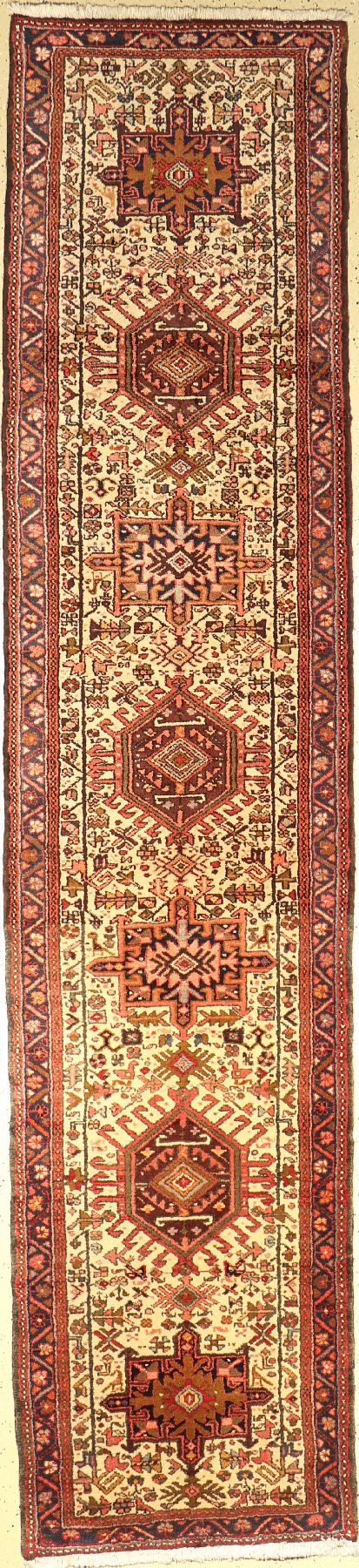 Garadjeh alt, Persien, um 1950, Wolle auf Baumwolle, ca. 384 x 85 cm, EHZ: 2