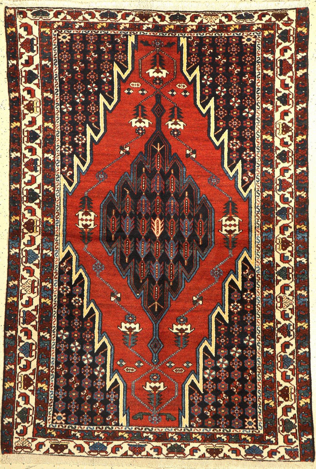 Mazlaghan alt, Persien, um 1950, Wolle auf Baumwolle, ca. 190 x 133 cm, verkürzt, EHZ: 3