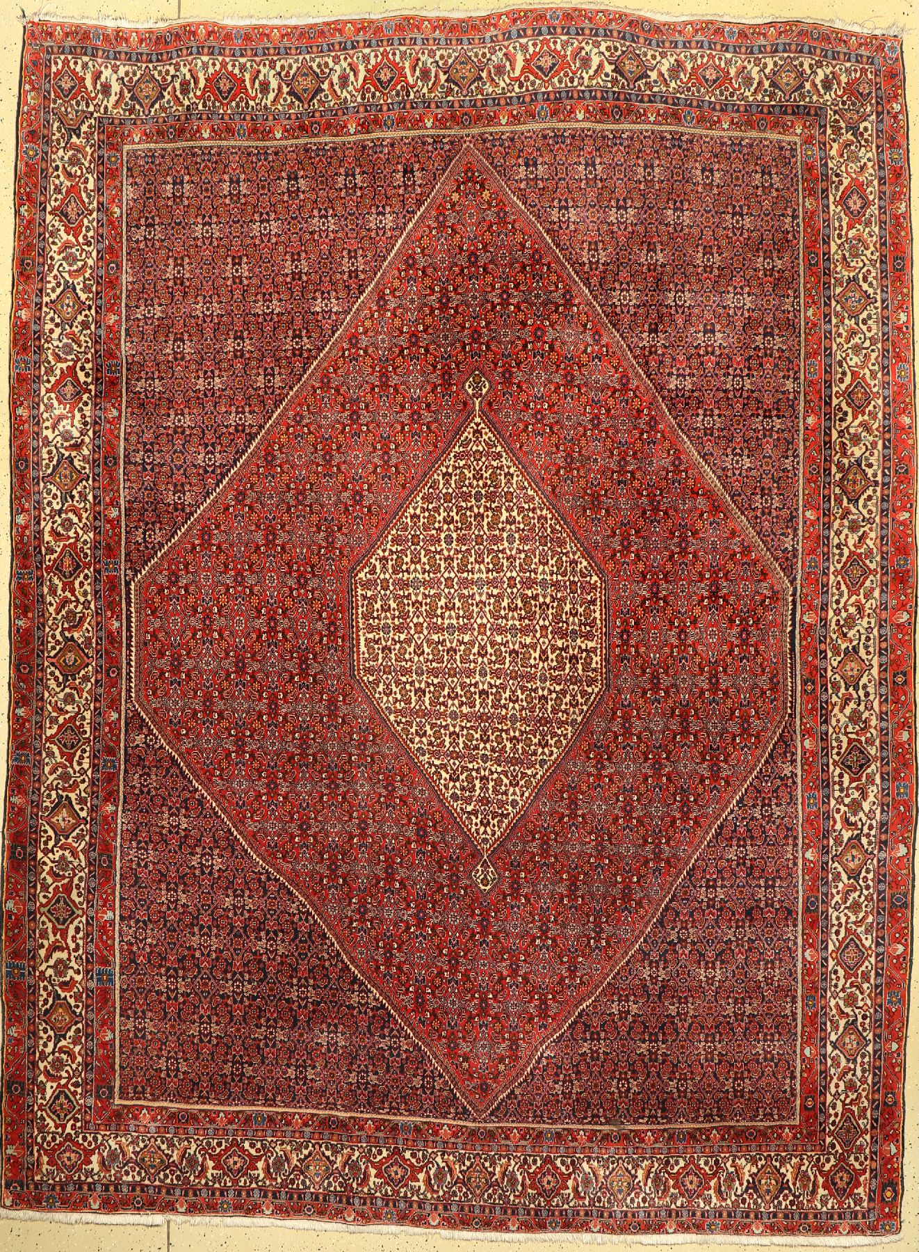 Bidjar fein, Persien, ca. 50 Jahre, Korkwolle, ca. 358 x 265 cm, EHZ: 2, (eine Ecke beschädigt)