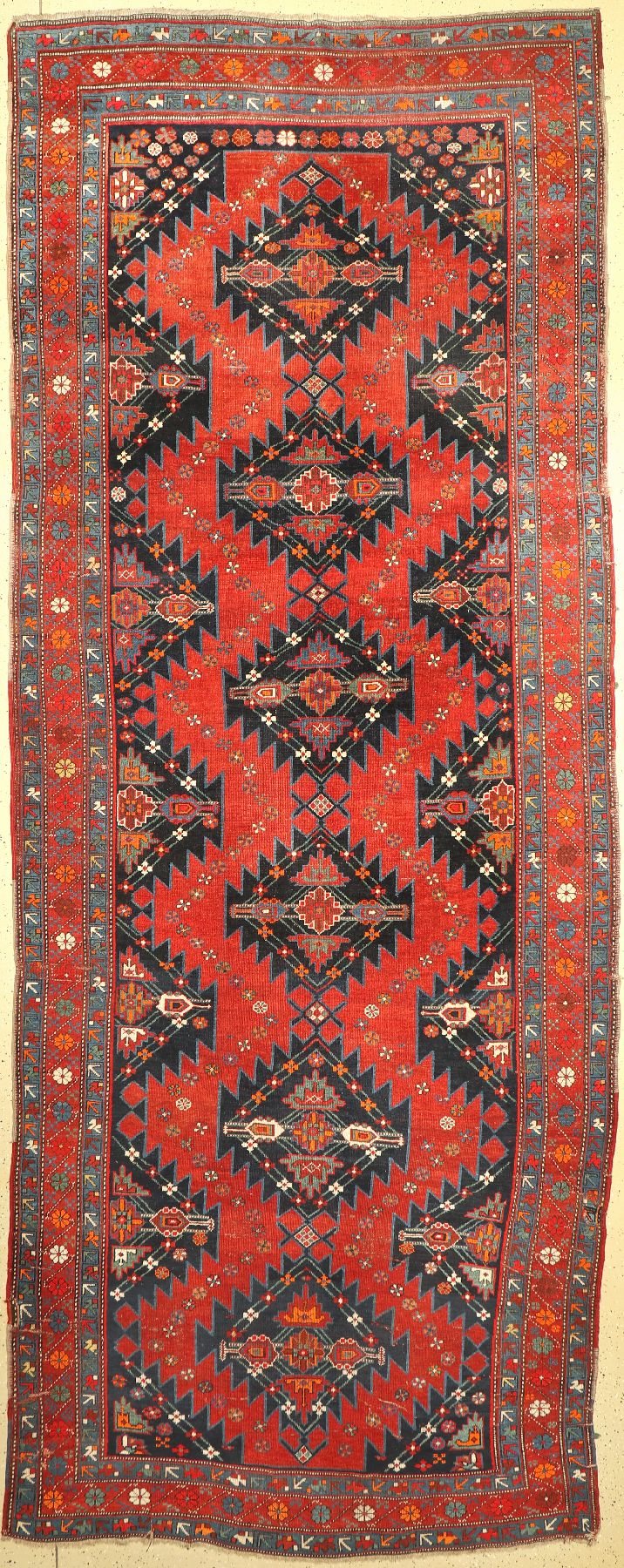 Karabagh Kelley, Kaukasus, um 1930, Wolle auf Wolle, ca. 475 x 182 cm, EHZ: 4-5
