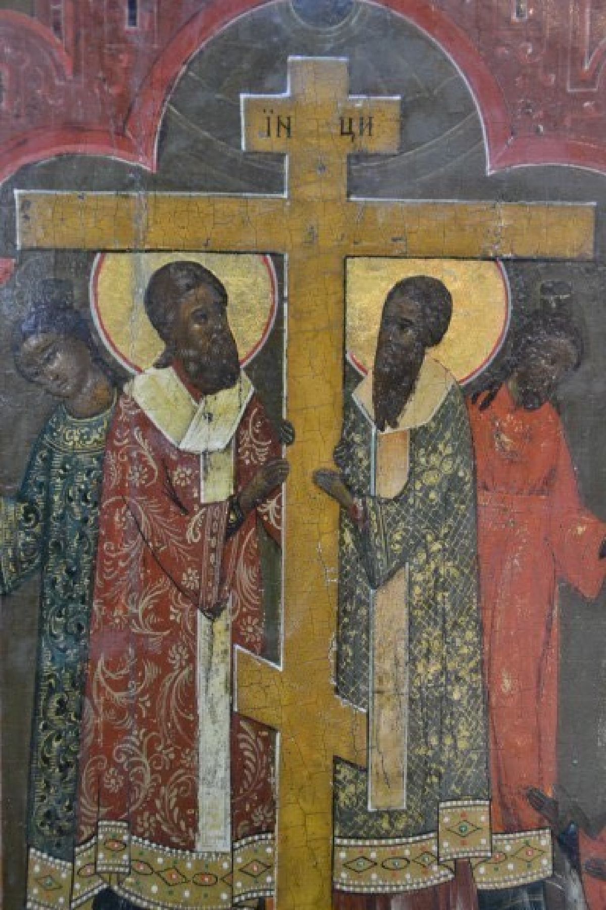 Detail g: Festtags-Ikone, Russland, um 1860/70, Erhöhung des wahren Kreuzes, architektonische Gliederung, zwei Bischöfe halten das Kreuz, flankiert von ...