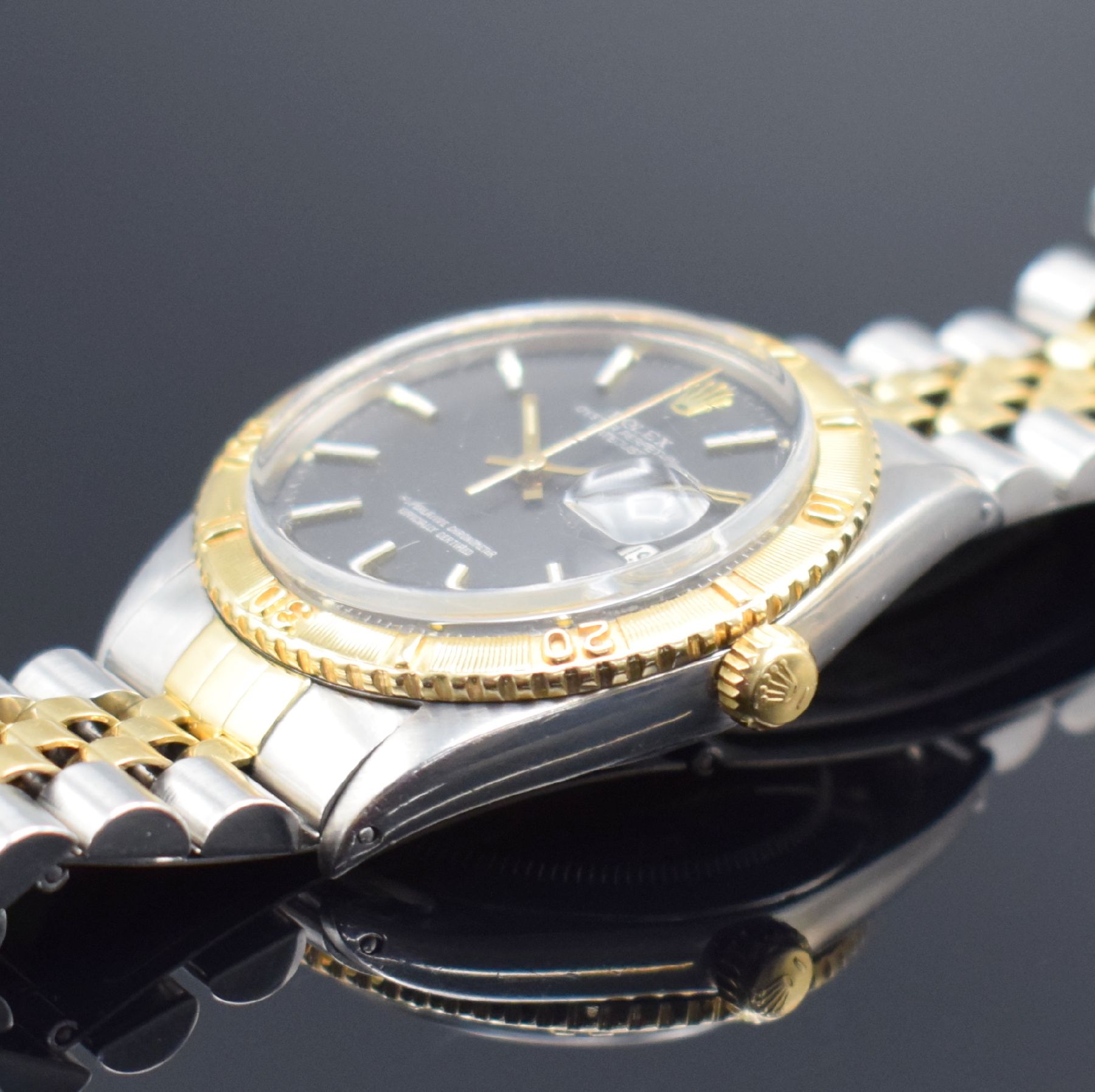 Detail d: ROLEX Oyster Perpetual Datejust Turn-O-Graph sog. Thunderbird Herrenarmbanduhr Referenz 1625, Schweiz II. Quartal 1972 lt. Gravur im Geh. Boden, ...