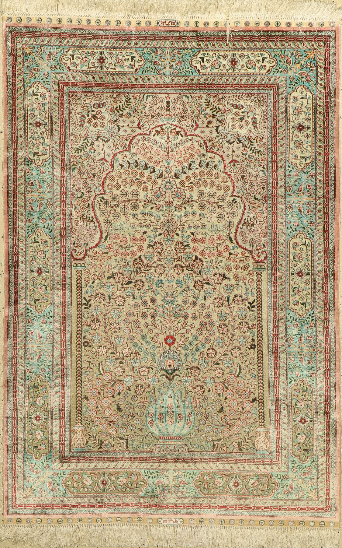 Hereke Seide fein, China, ca. 40 Jahre, reine Naturseide, ca. 140 x 94cm, ca. 1 Mio Kn/qm, EHZ: 2