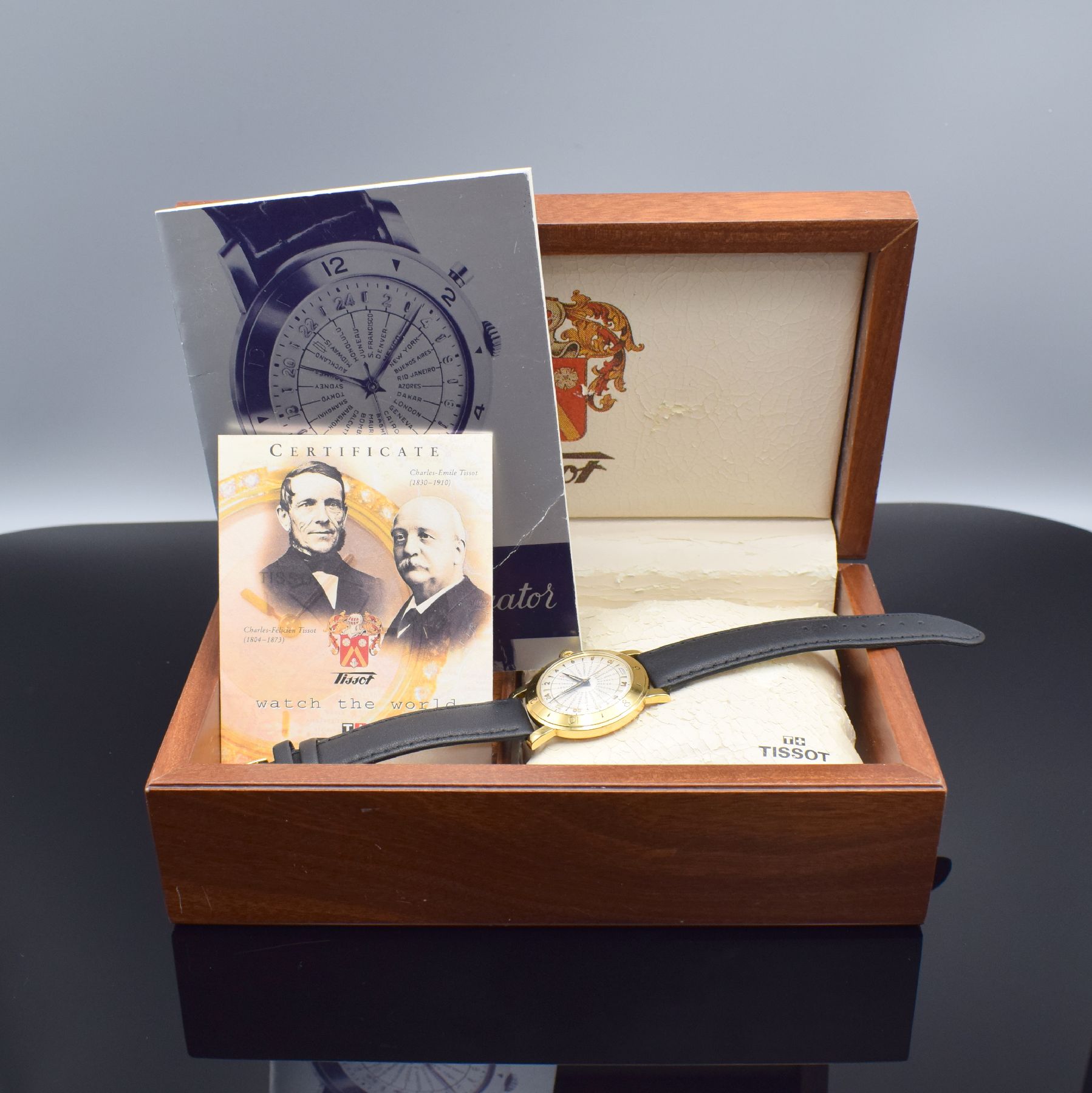 Detail h: TISSOT Navigator seltene, auf 100 Stück limitierte Herrenarmbanduhr in GG 750/000 mit Weltzeitanzeige Referenz OR 4001, Schweiz nach Vorbild und mit ...