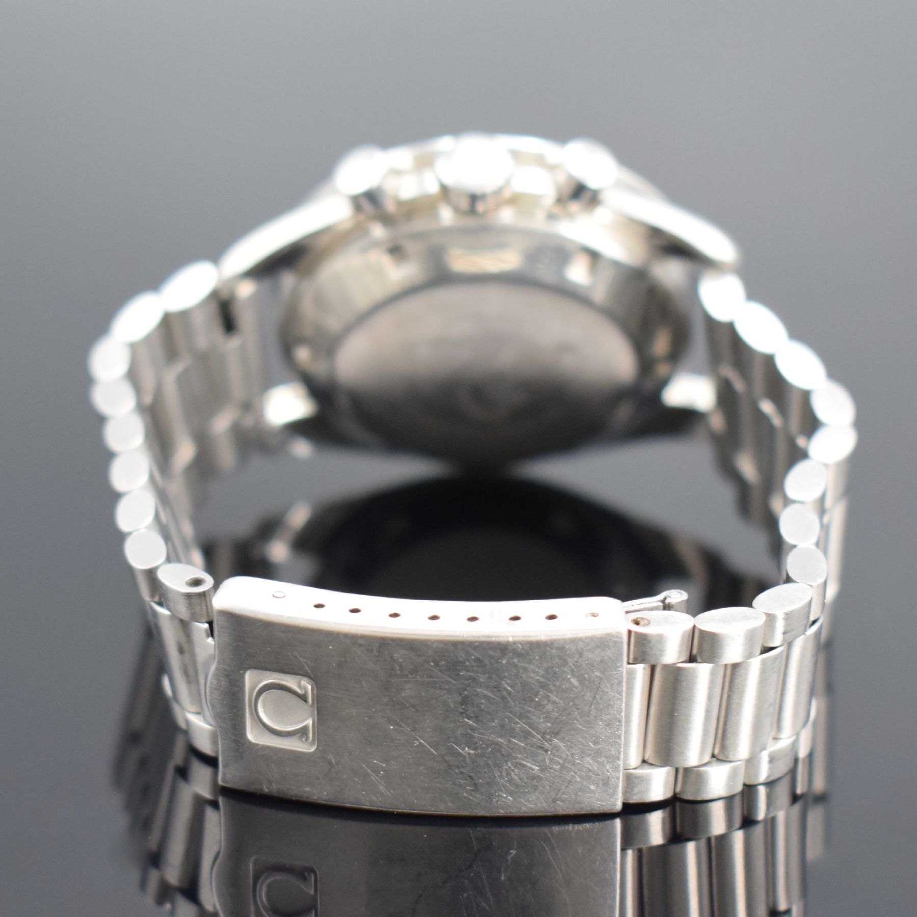 Detail b: OMEGA Speedmaster Professional Referenz 145022-69ST Herrenarmbanduhr mit Chronograph und sog. "Dot over 90" Lünette, Schweiz um 1969, ...