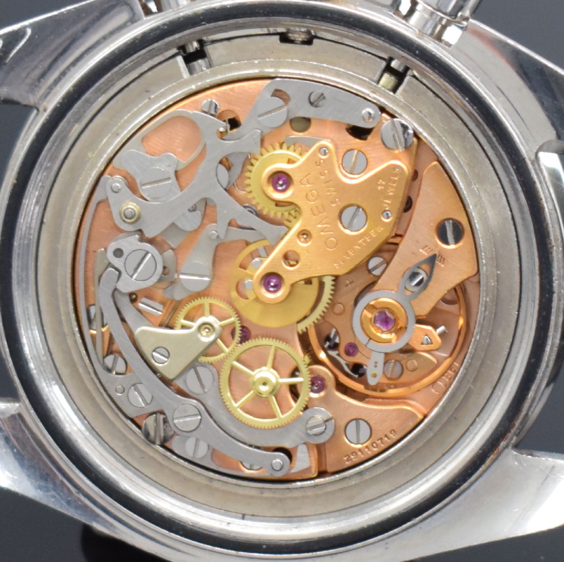 Detail g: OMEGA Speedmaster Professional Referenz 145022-69ST Herrenarmbanduhr mit Chronograph und sog. "Dot over 90" Lünette, Schweiz um 1969, ...