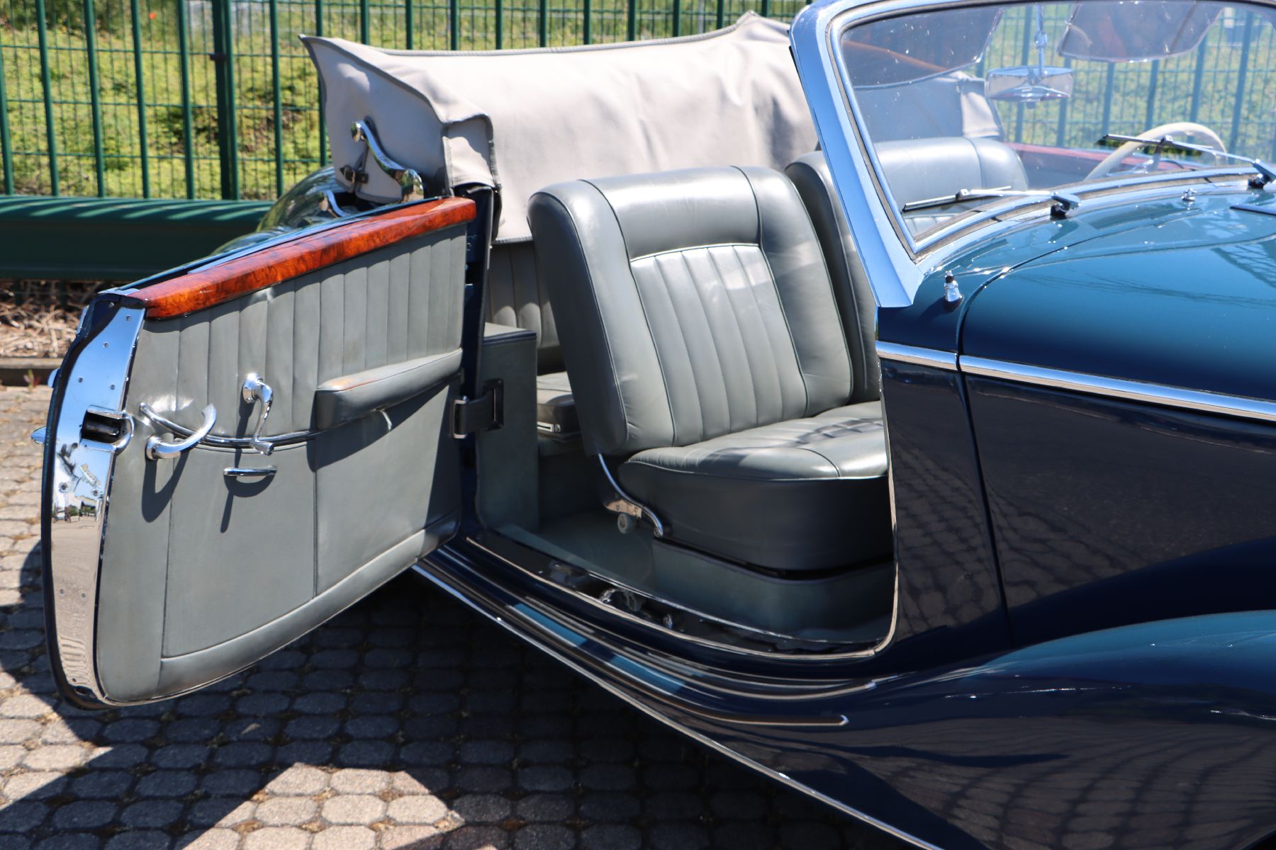Detail e: 1952 Mercedes Benz 170 S Cabriolet, Chassis: 1360420987951 Motor: 13692209622/51 (matching). Dieses Ausnahmefahrzeug hatte dokumentierbar im Laufe ...