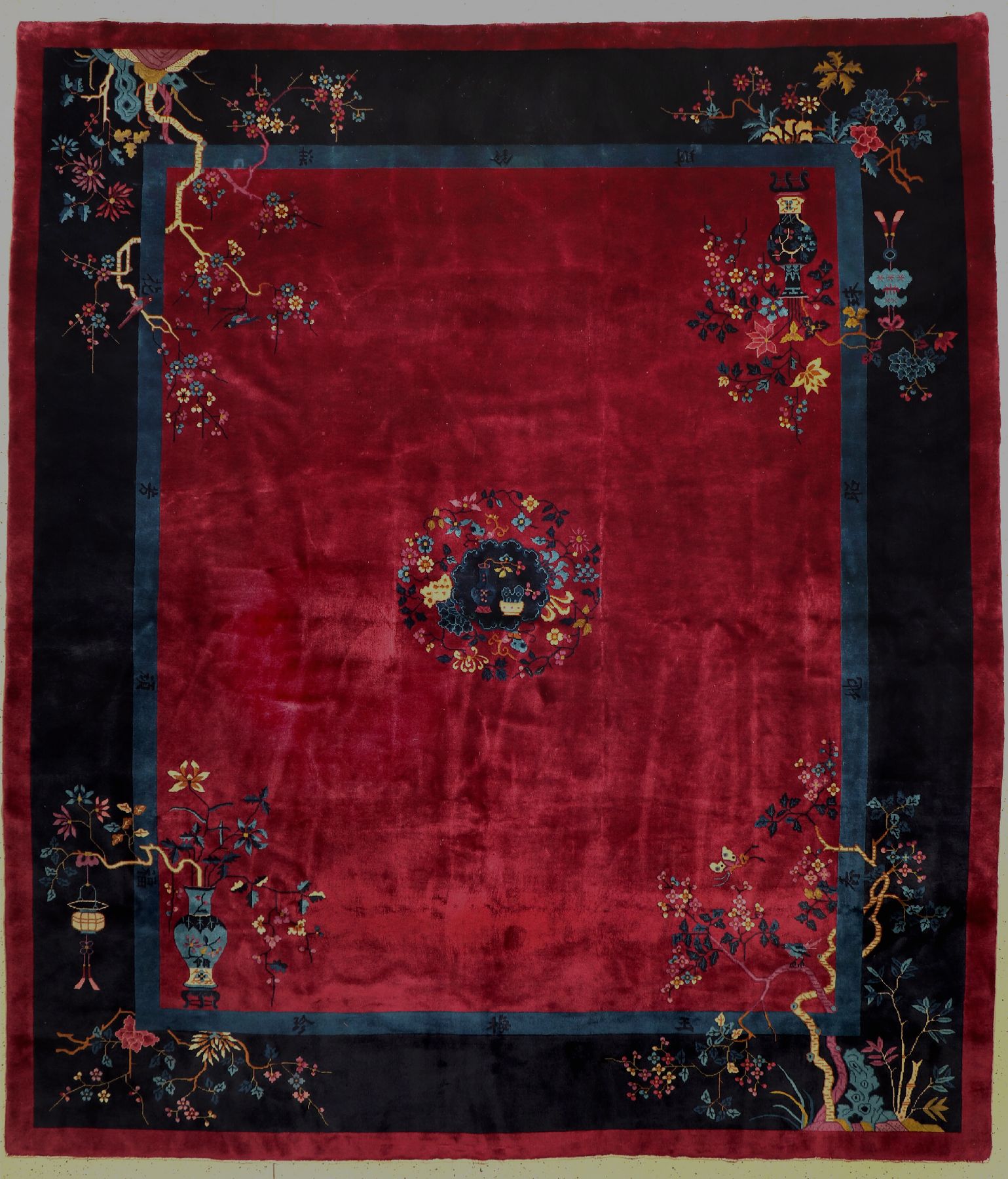 Manchester Peking antik, signiert, China, um 1920, Manchester Korkwolle, ca. 360 x 312 cm, EHZ: 2(Restauriert).
