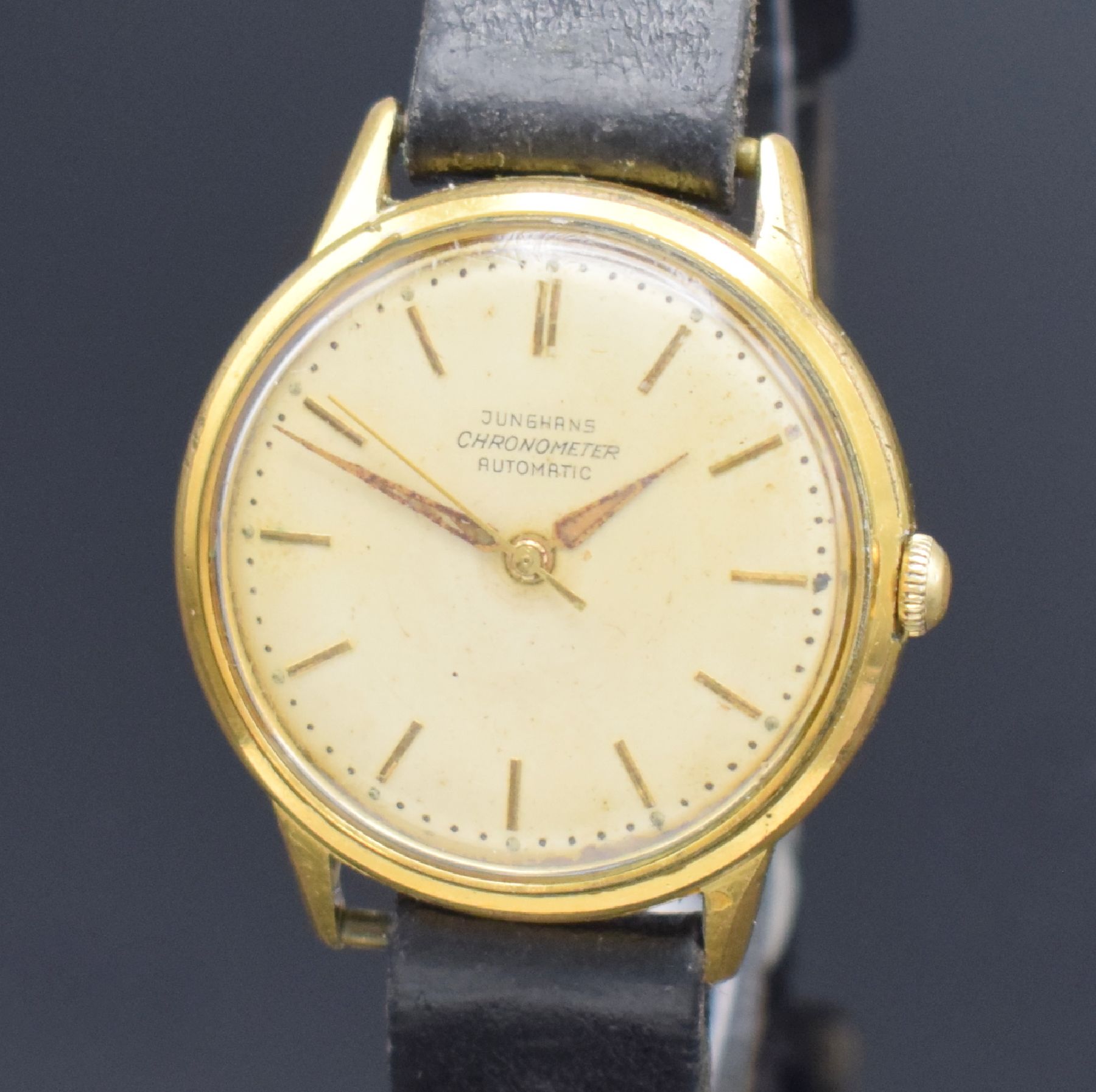 Detail a: JUNGHANS vergoldeter Herrenchronometer, Deutschland um 1960, Automatik, Boden verschr., silb. Zifferbl. altersb. pat./fl., gold. Ind. & Zeiger (teils ...