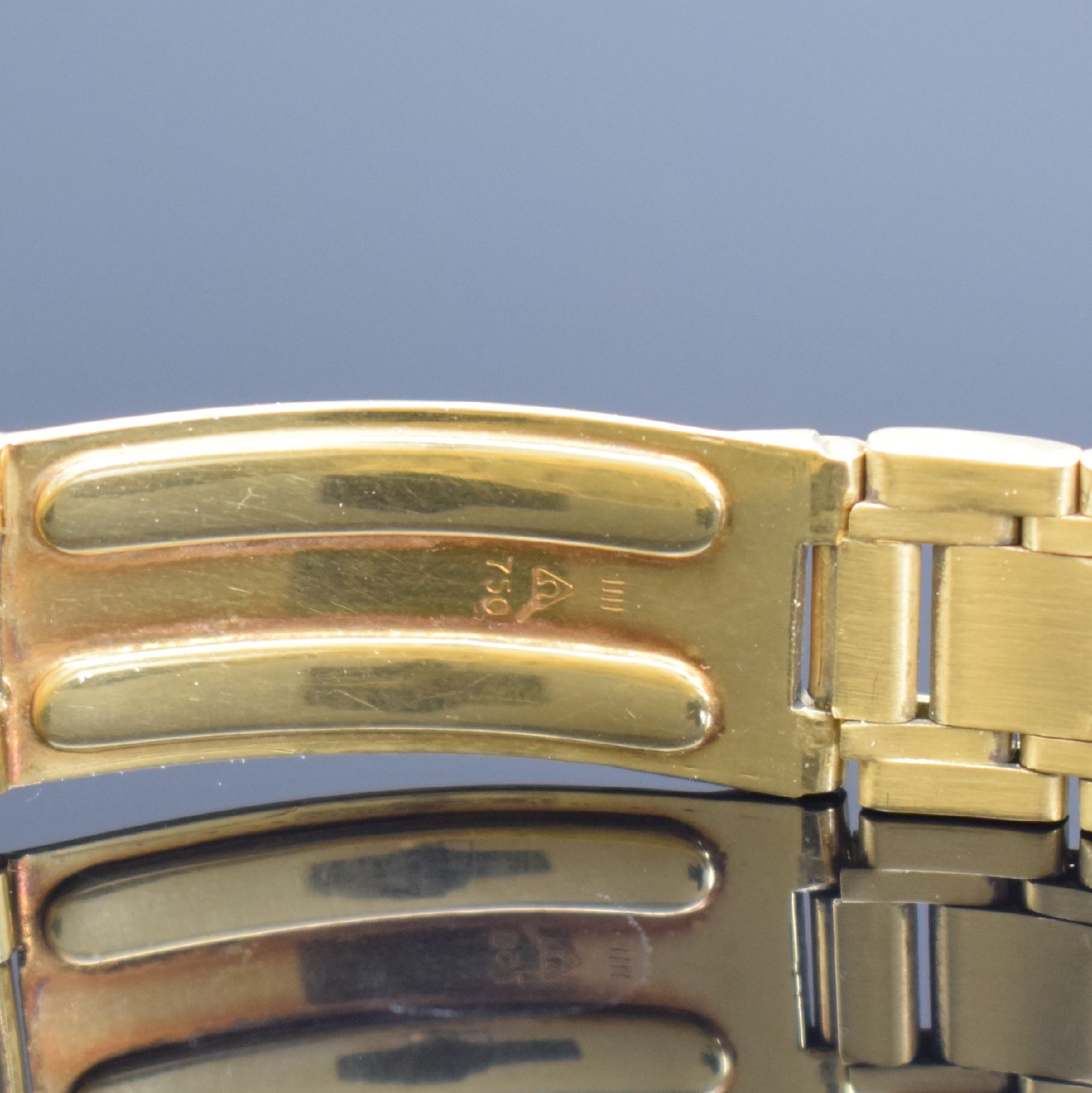 Detail d: OMEGA Constellation Electronic f 300 HZ Chronometer in GG 750/000, Schweiz um 1970, Stimmgabelschwinger, Ref. 198.7264, integriertes orig. Goldband ...