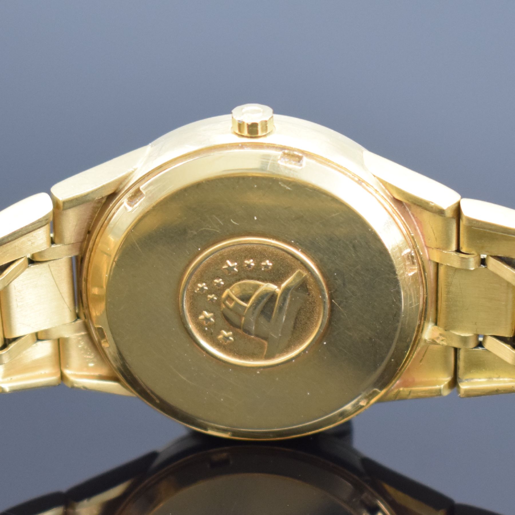 Detail f: OMEGA Constellation Electronic f 300 HZ Chronometer in GG 750/000, Schweiz um 1970, Stimmgabelschwinger, Ref. 198.7264, integriertes orig. Goldband ...