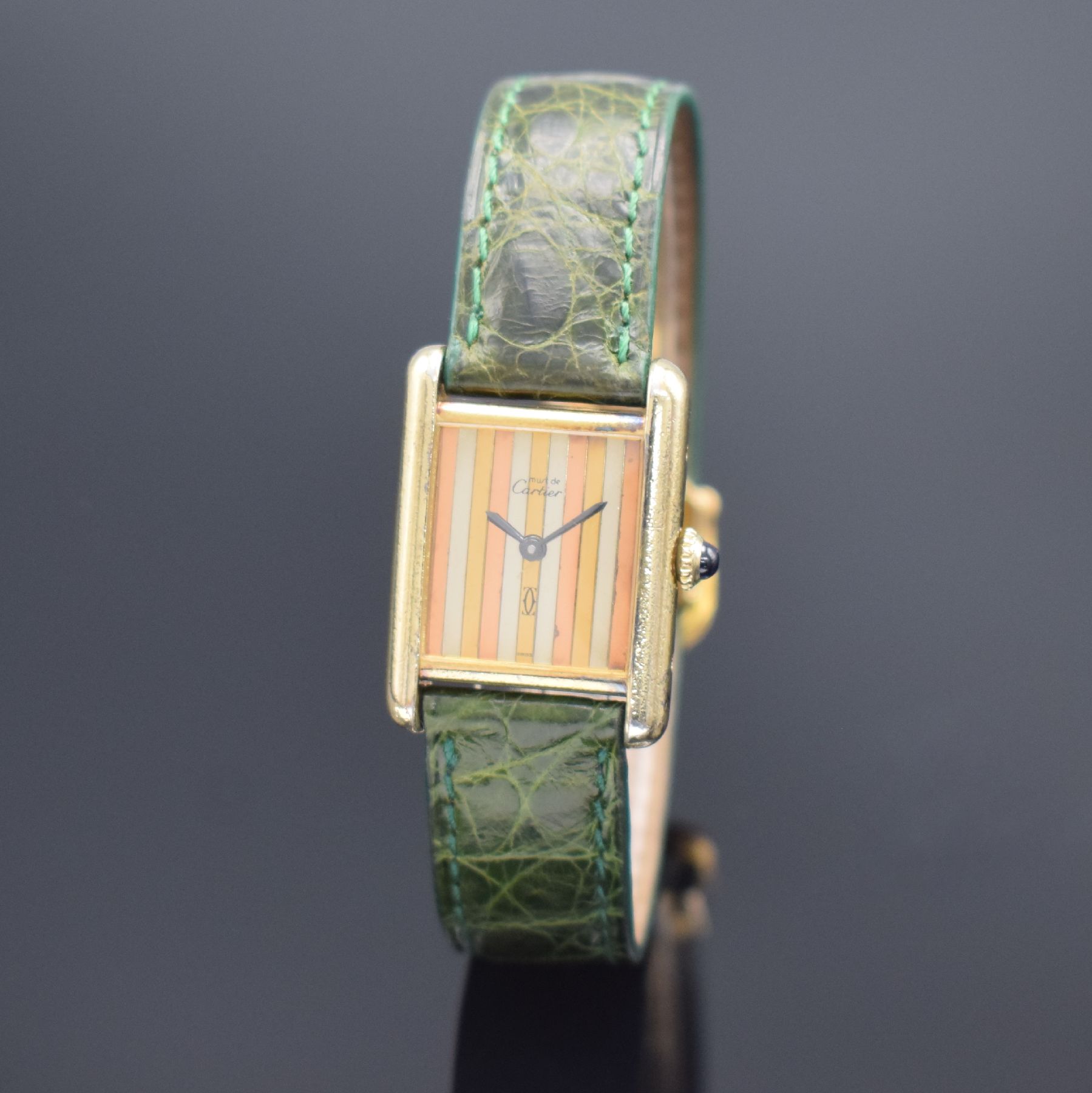 CARTIER Armbanduhr Modellserie Tank, Handaufzug, Schweiz um 1980, verg. Sterlingsilbergeh. inkl. orig. Lederband m. verg. orig. Dornschl., ...