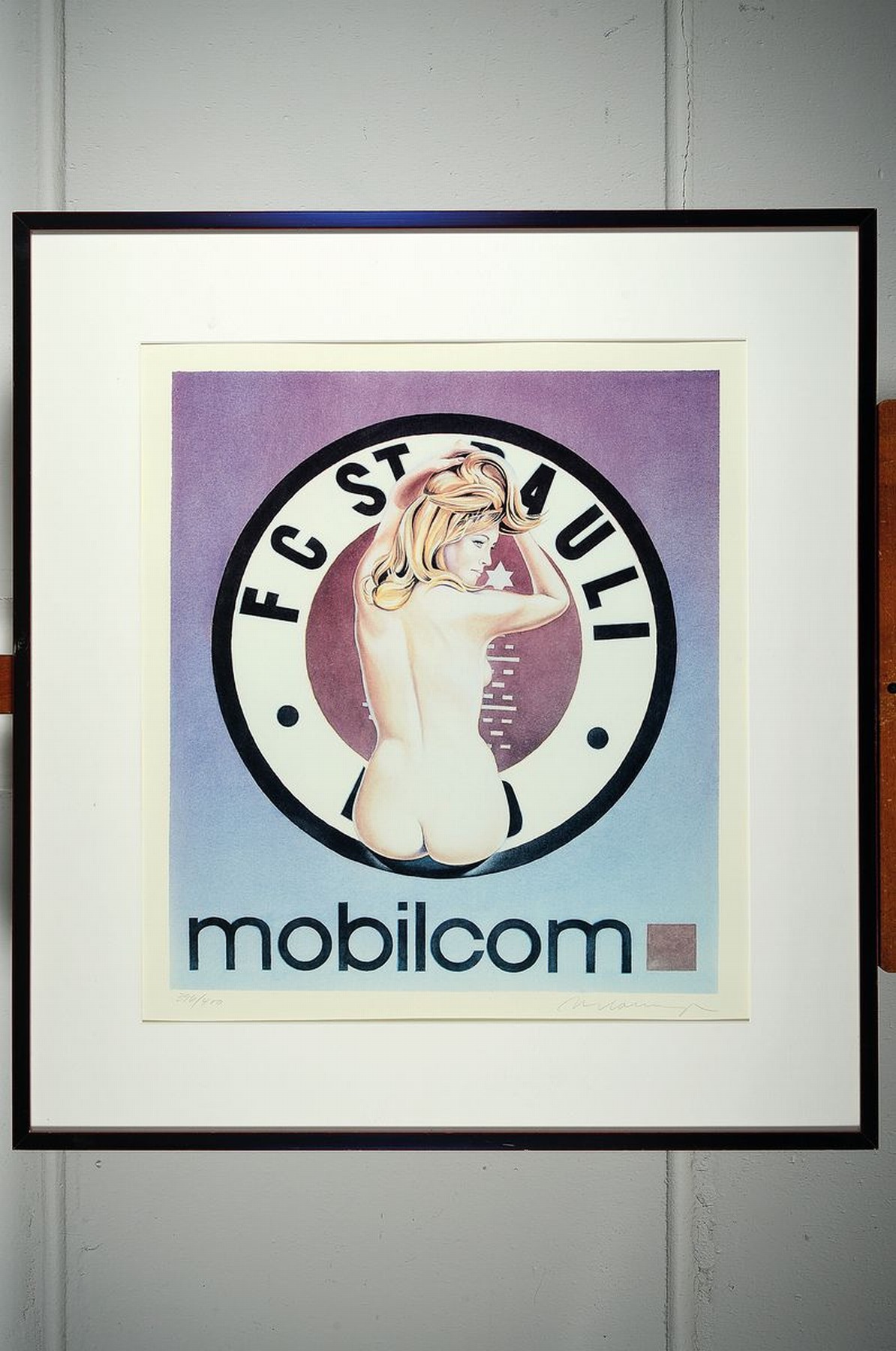 Detail k: Mel Ramos, 1935 Sacramento - 2018 Oakland, Farboffset auf Velin, "Mobilcom - St. Pauli I"(2003), großformatige Grafik des FC St.Pauli, Ed. ...