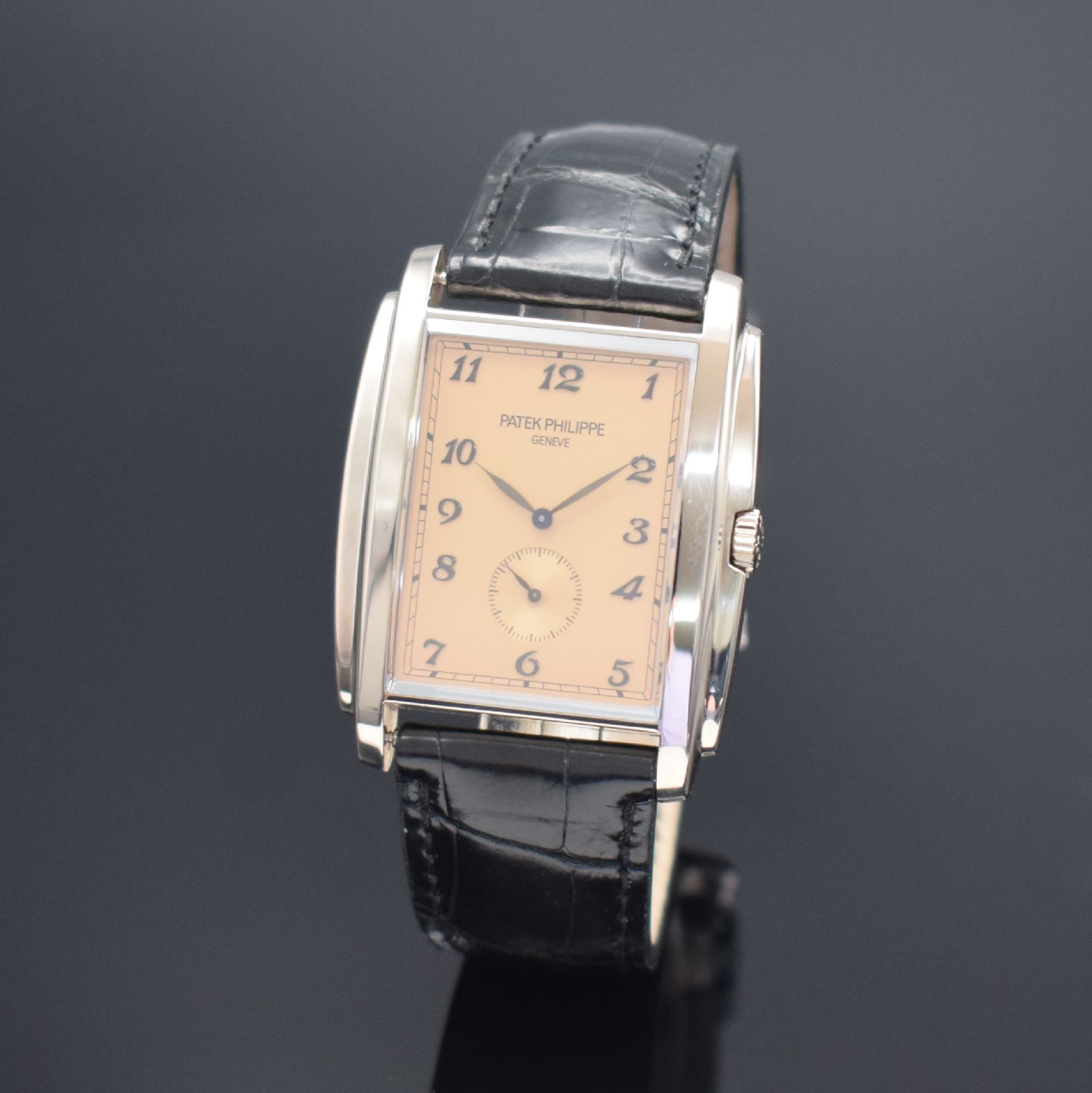 PATEK PHILIPPE feine Herrenarmbanduhr Serie Gondolo in WG 750/000 Referenz 5124G-001, Handaufzug, 2-teil. gestuftes Geh. beids. vergl., Boden 4-fach ...